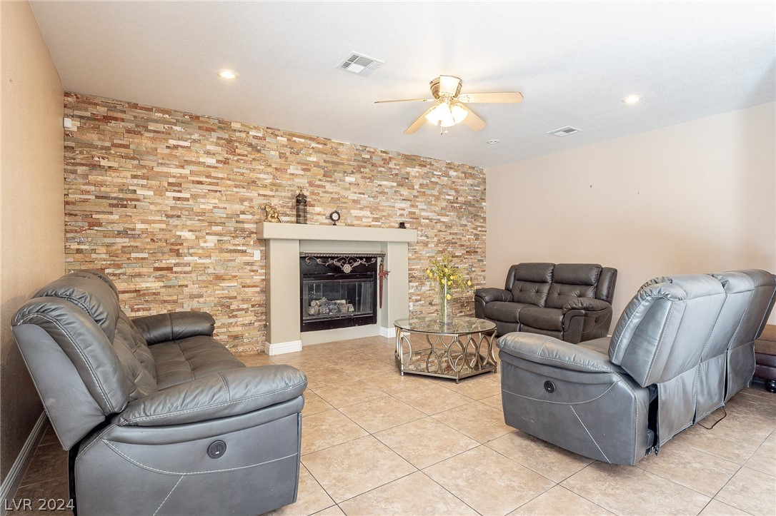 6513 West Tropical Parkway