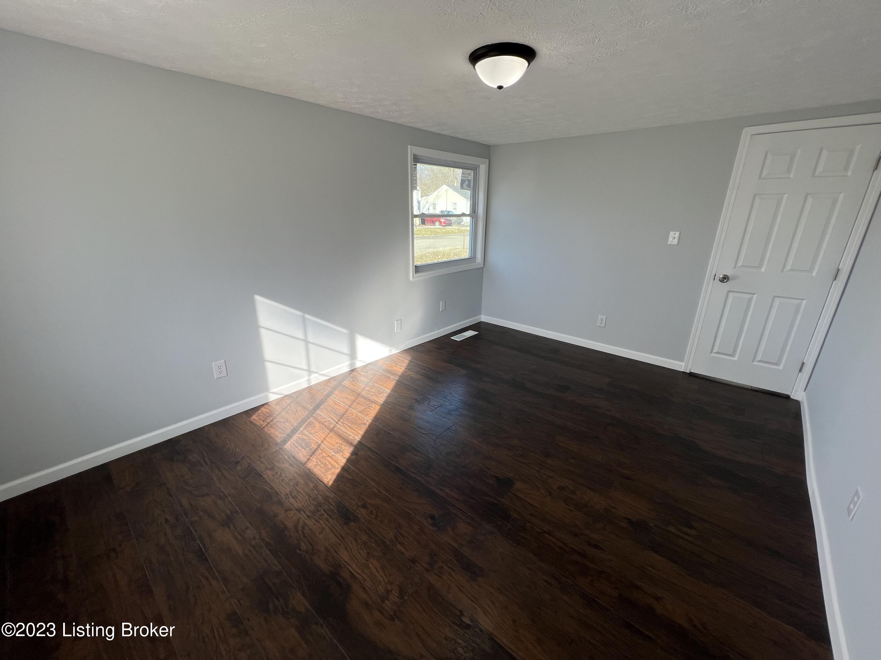 6905 Memory Ln
