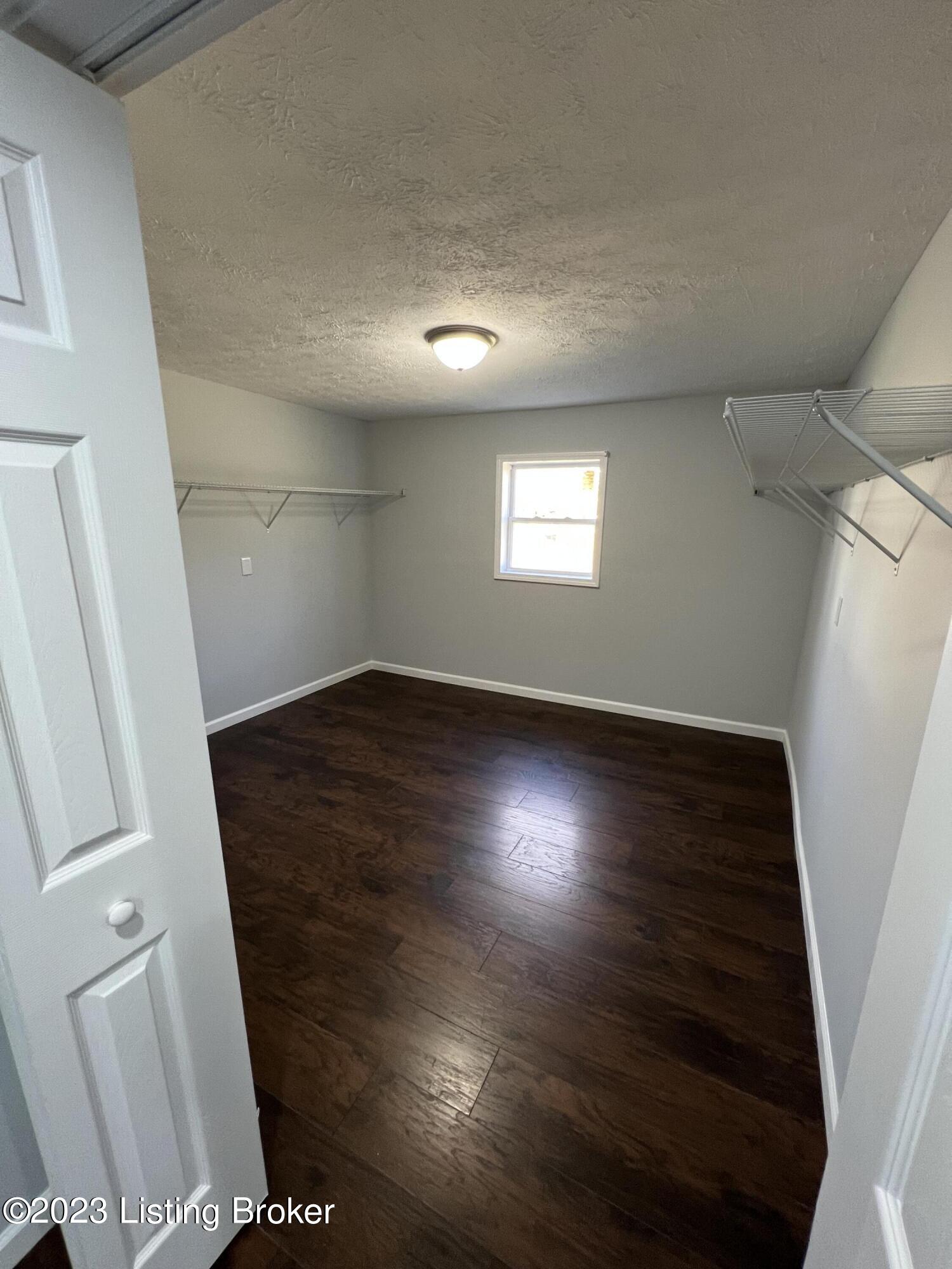 6905 Memory Ln