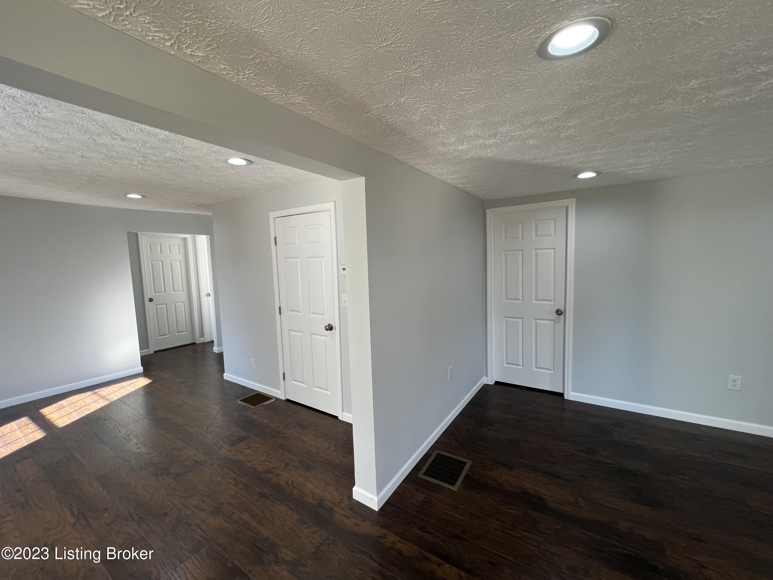 6905 Memory Ln