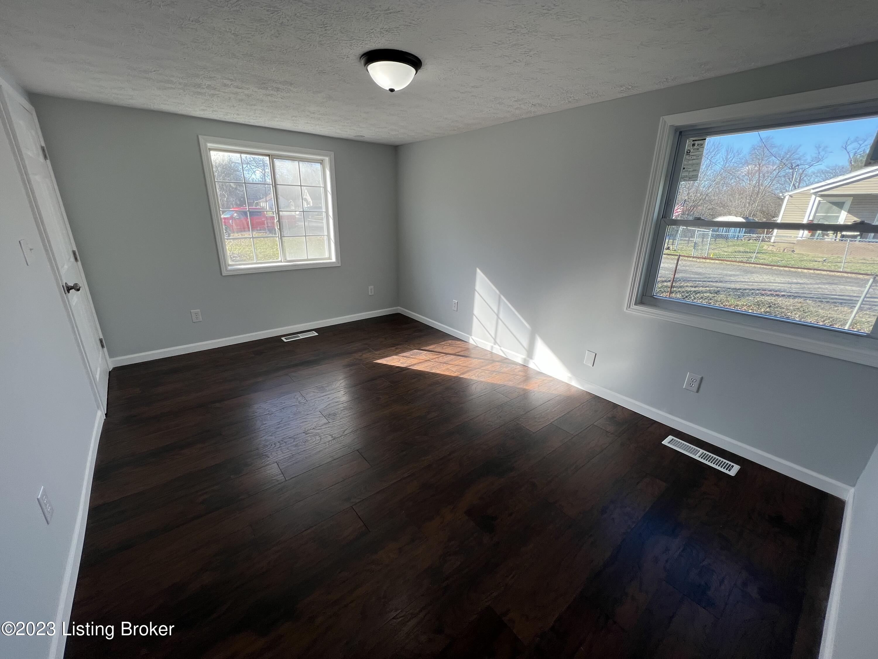 6905 Memory Ln