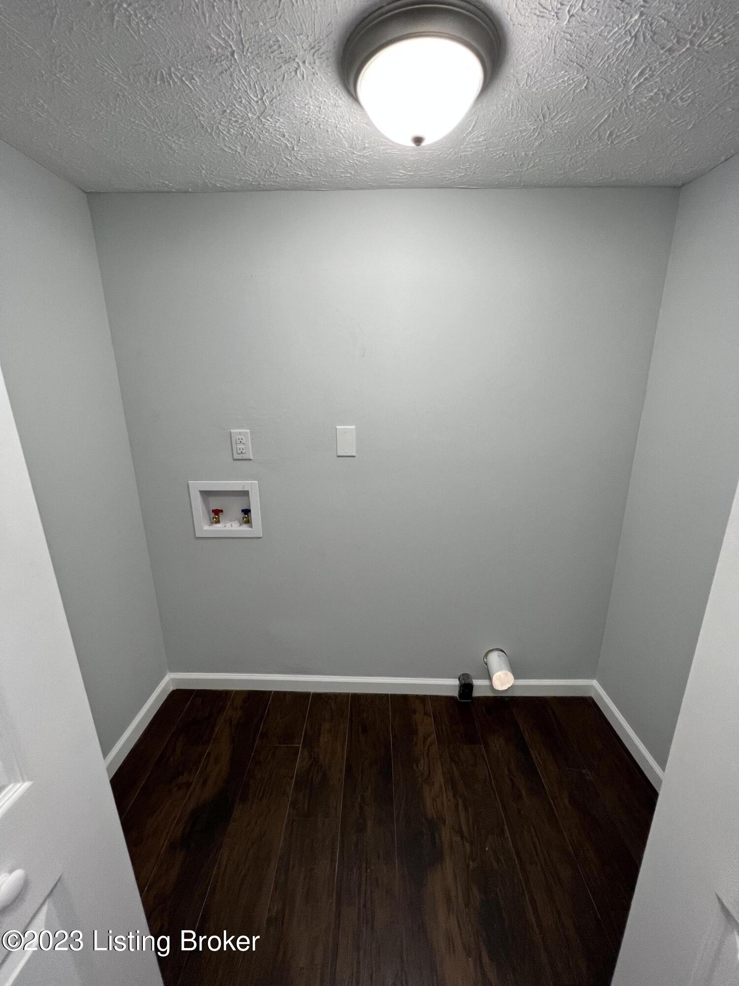 6905 Memory Ln