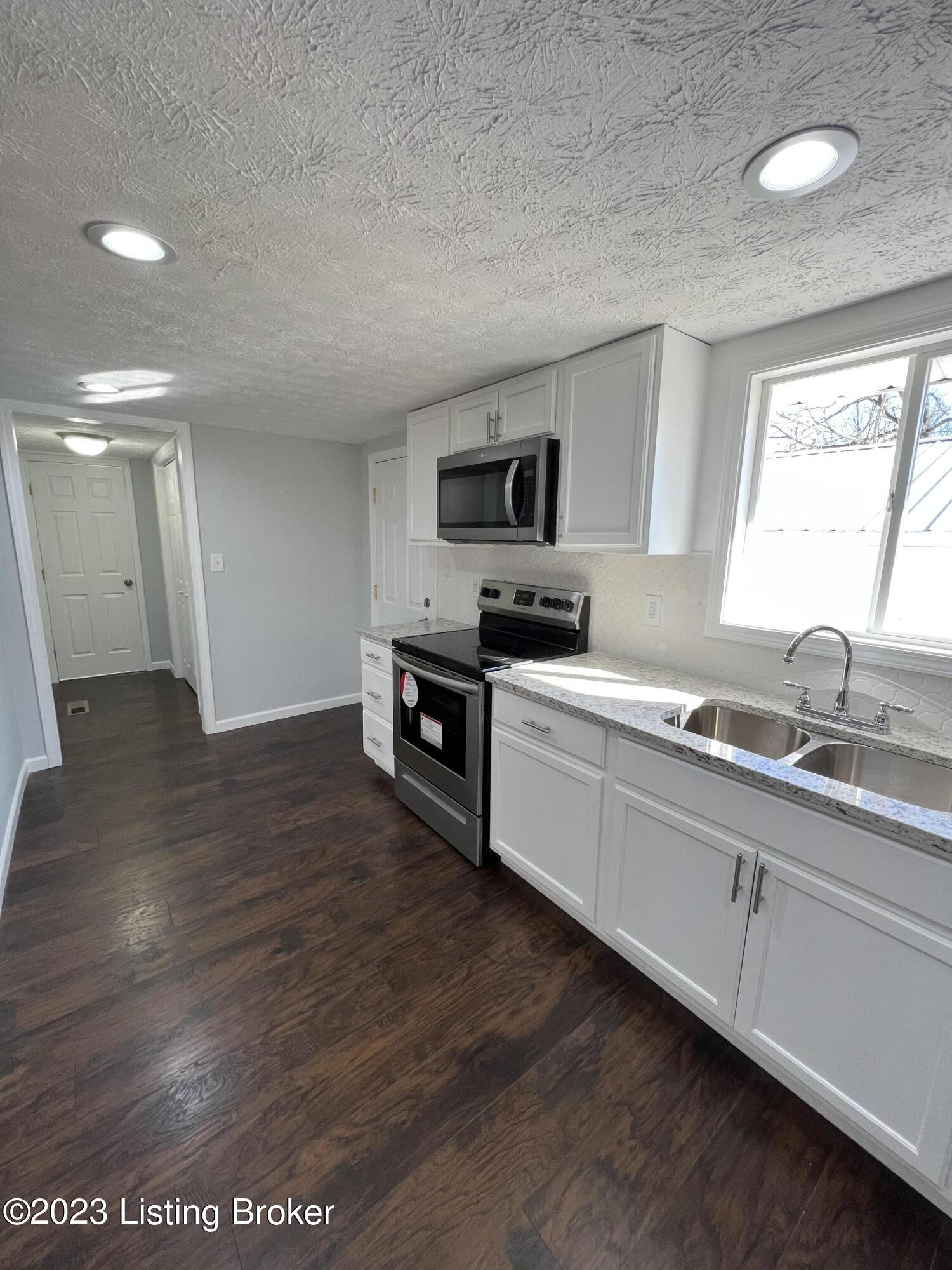 6905 Memory Ln