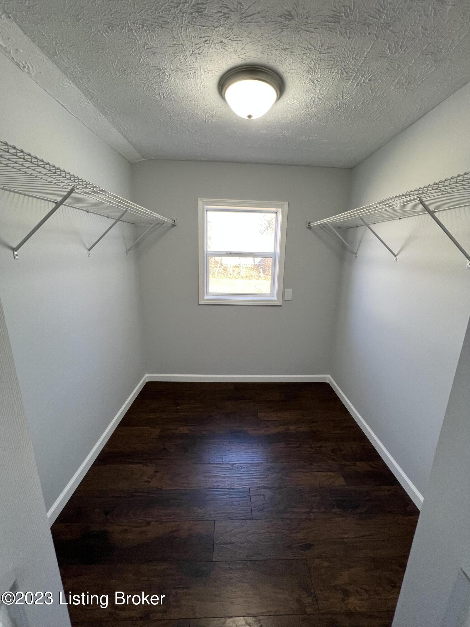 6905 Memory Ln