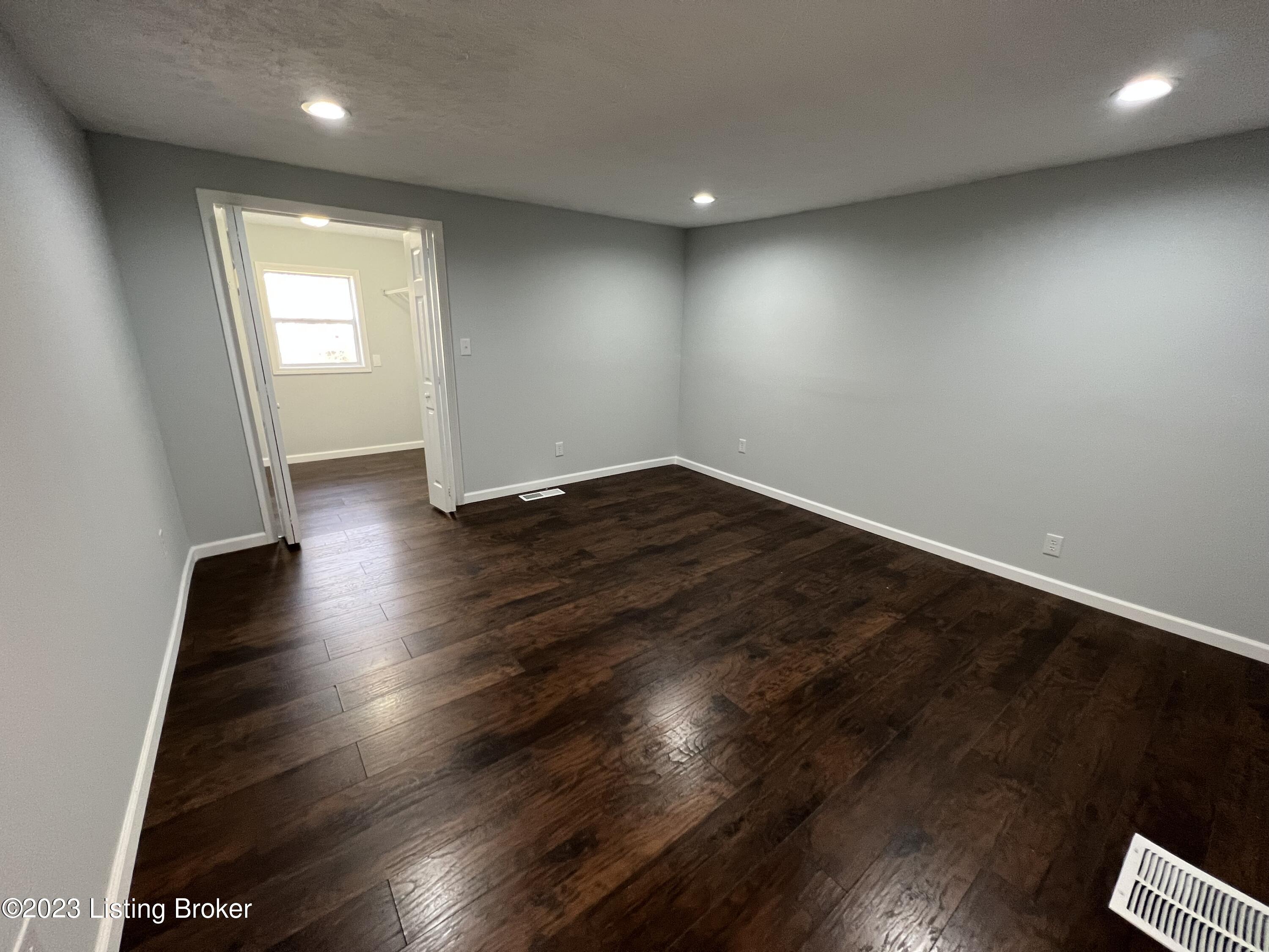 6905 Memory Ln