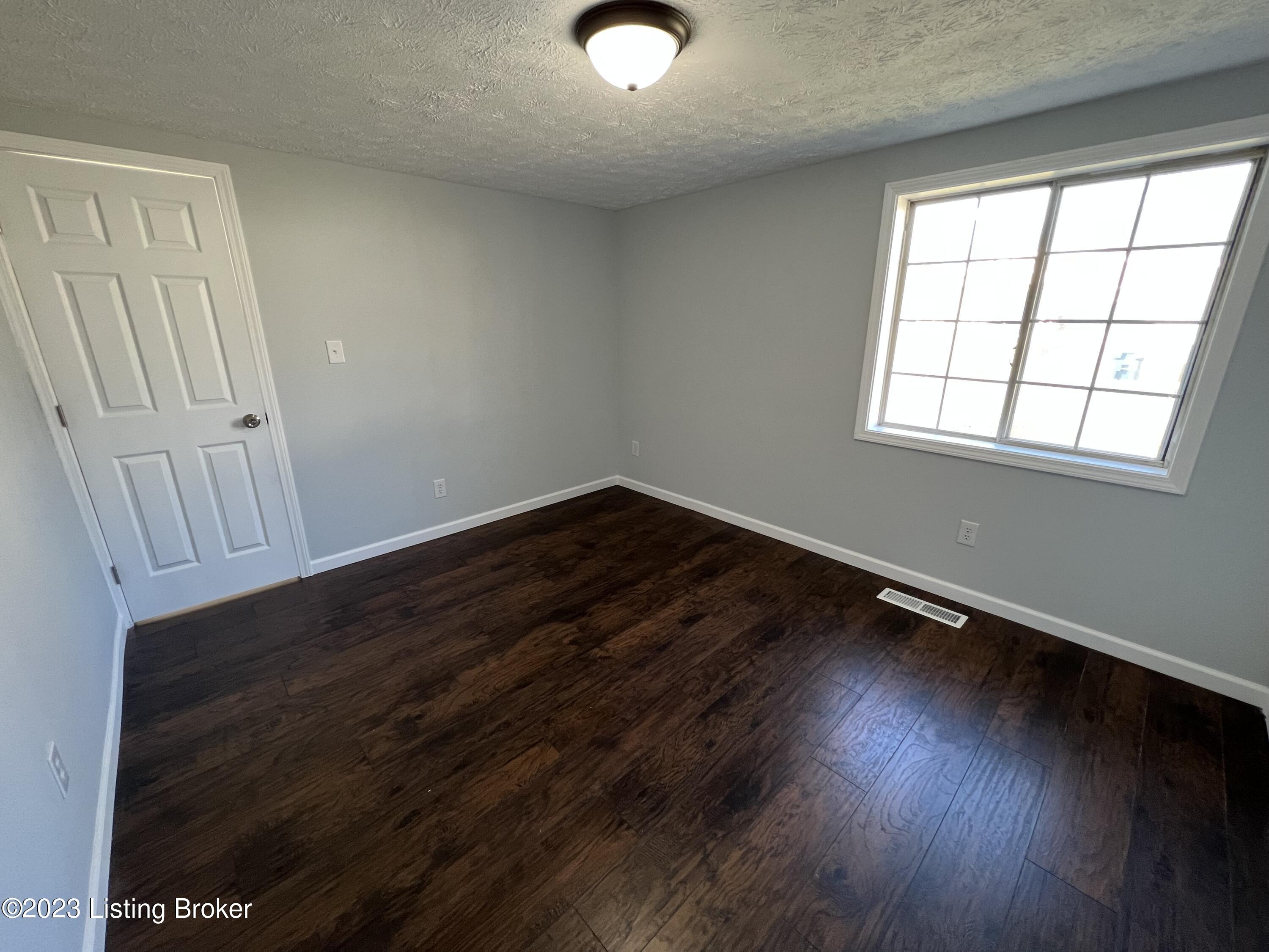 6905 Memory Ln