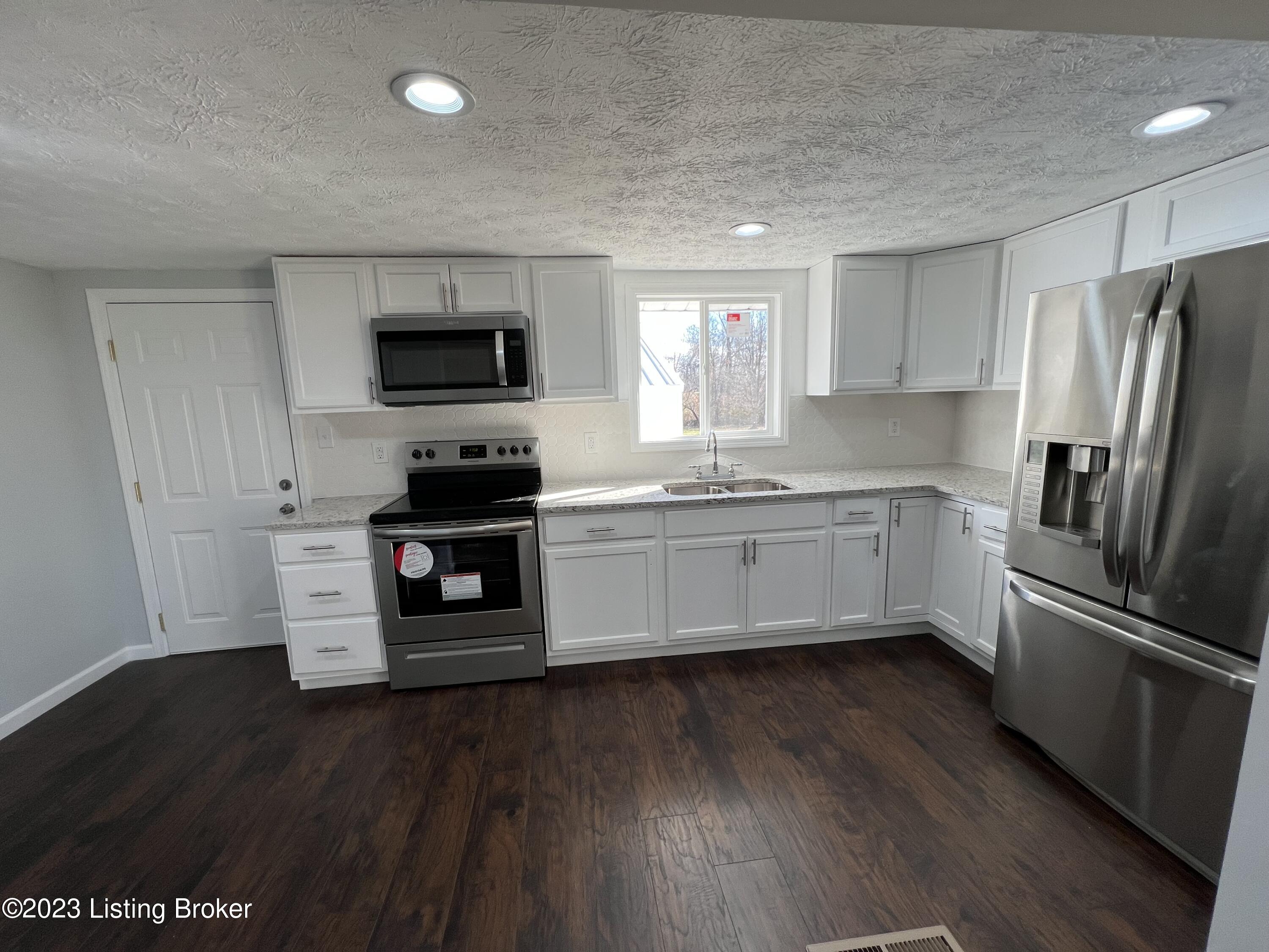 6905 Memory Ln