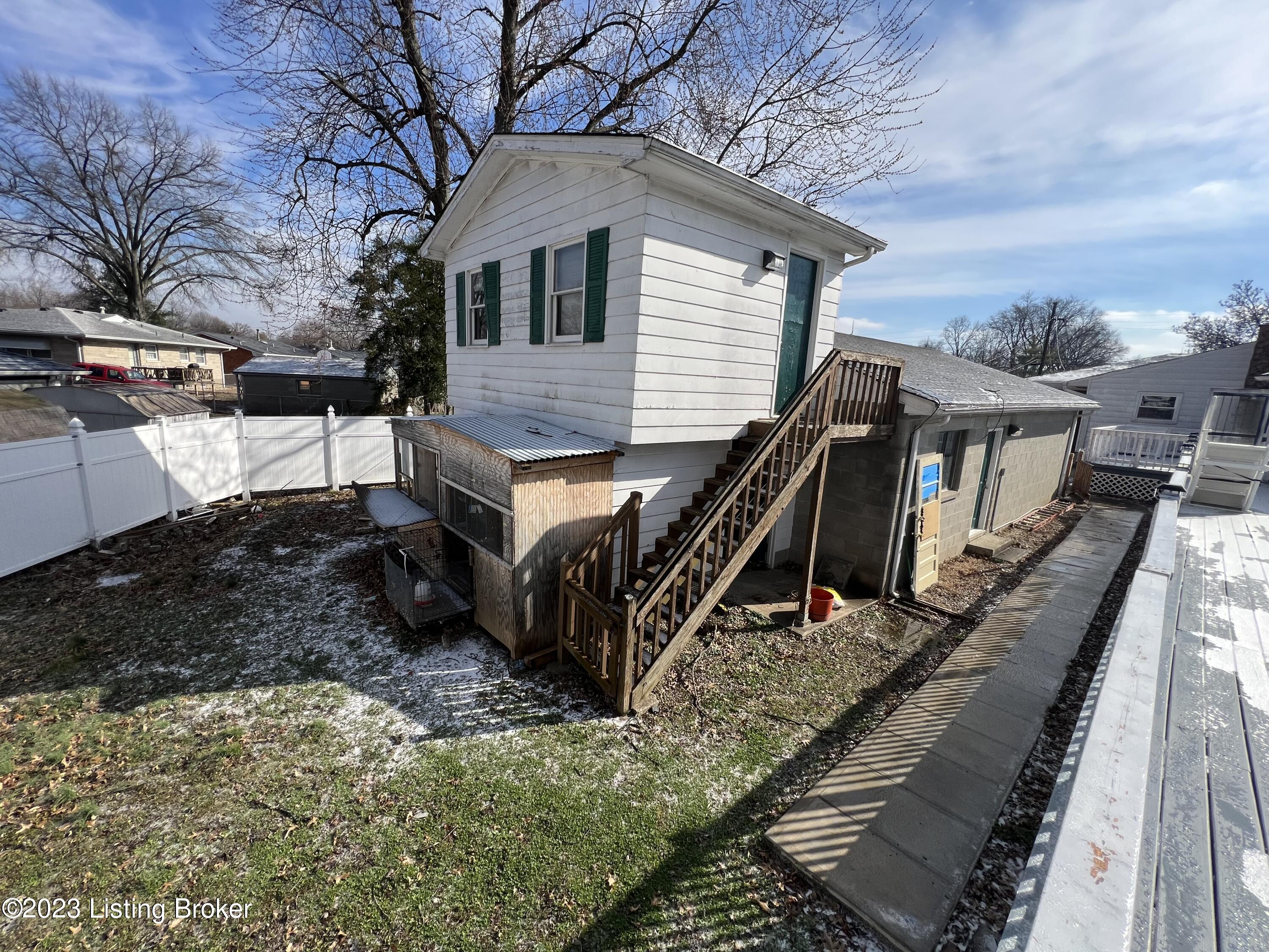 3611 Twin Oak Ln