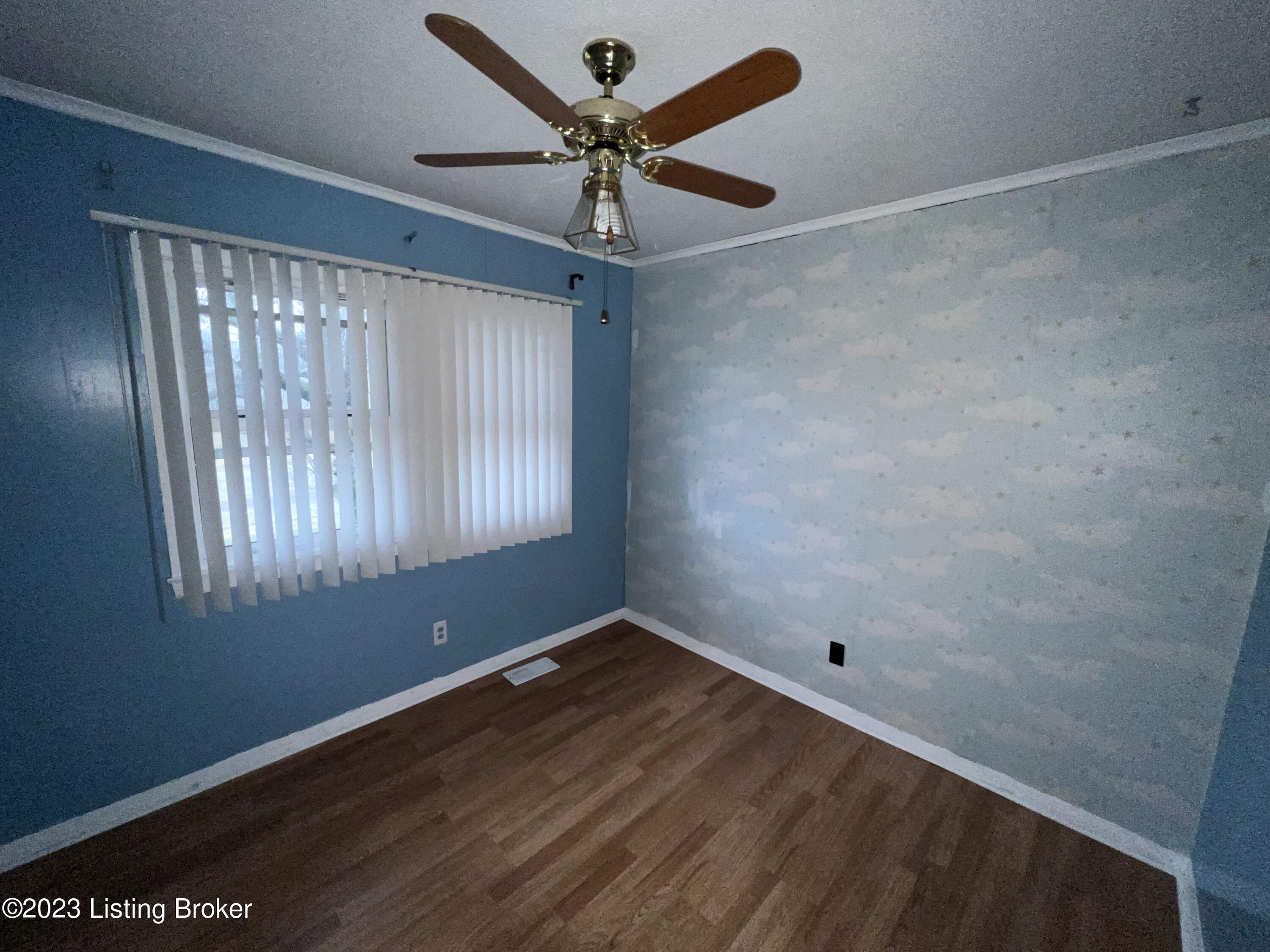 3611 Twin Oak Ln