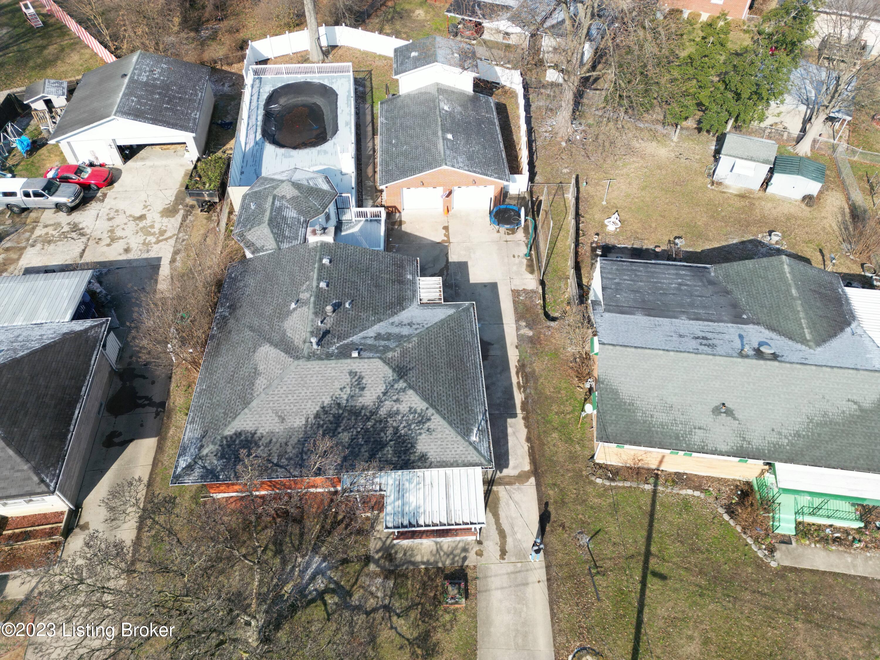 3611 Twin Oak Ln