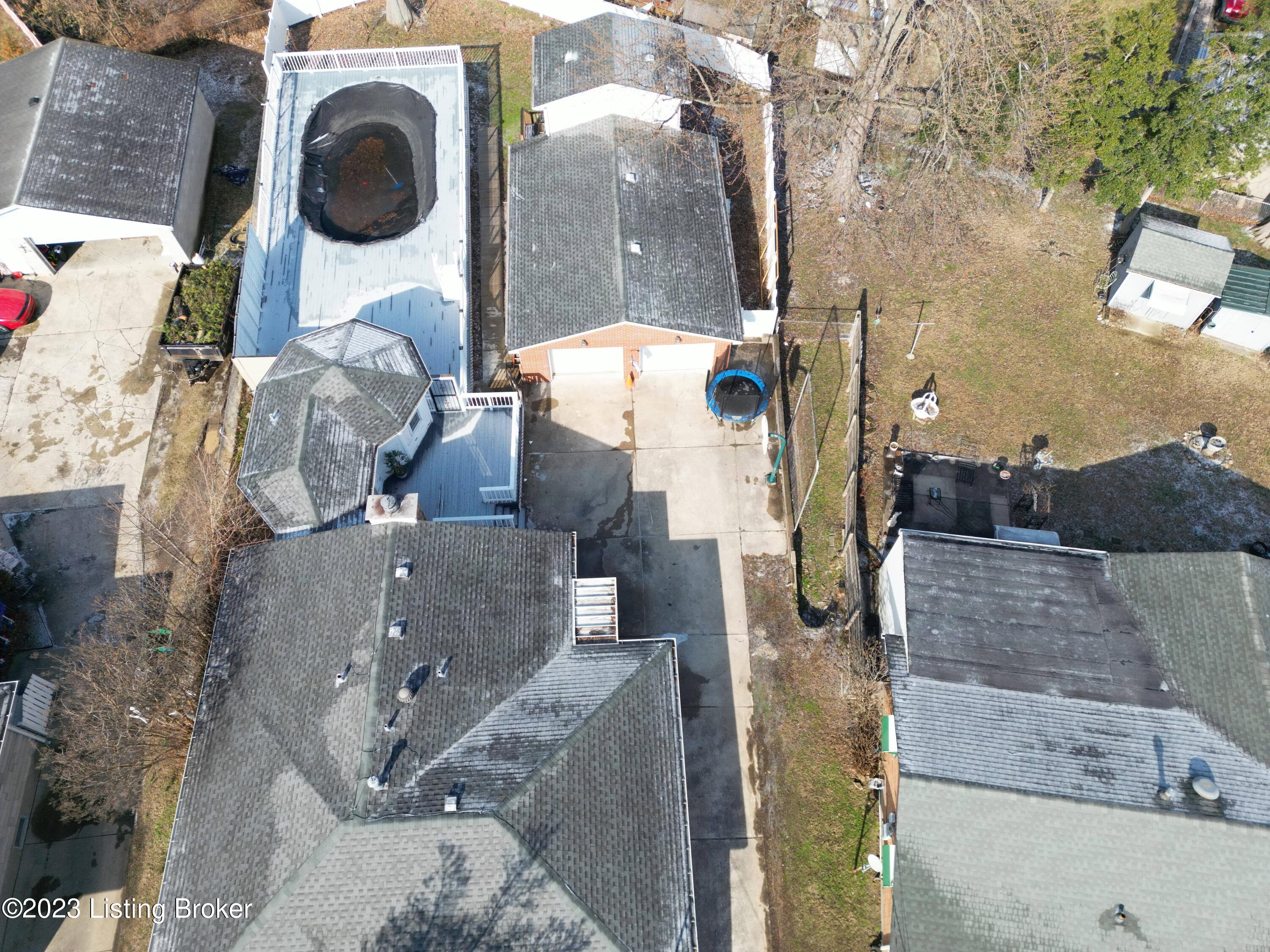 3611 Twin Oak Ln