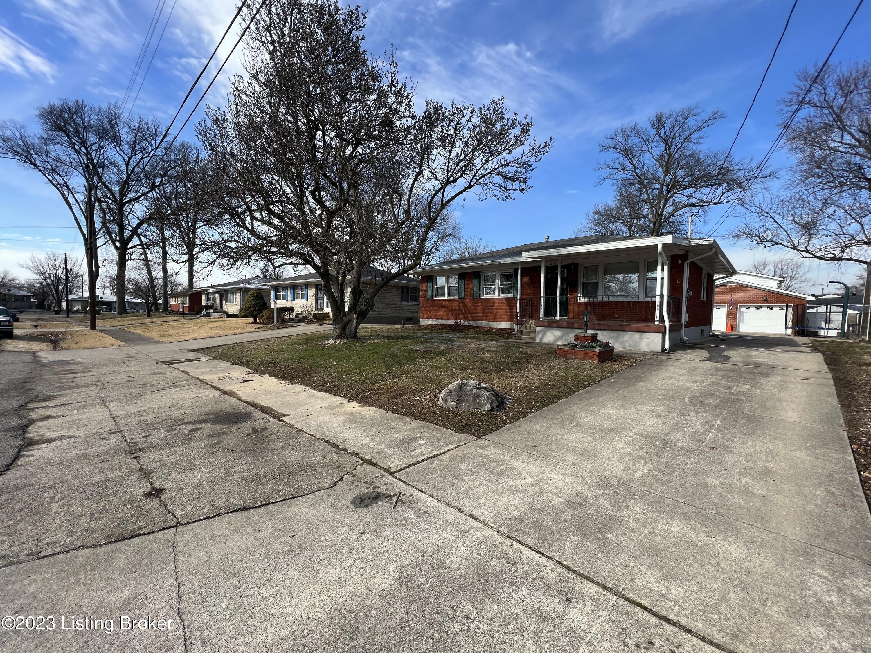 3611 Twin Oak Ln
