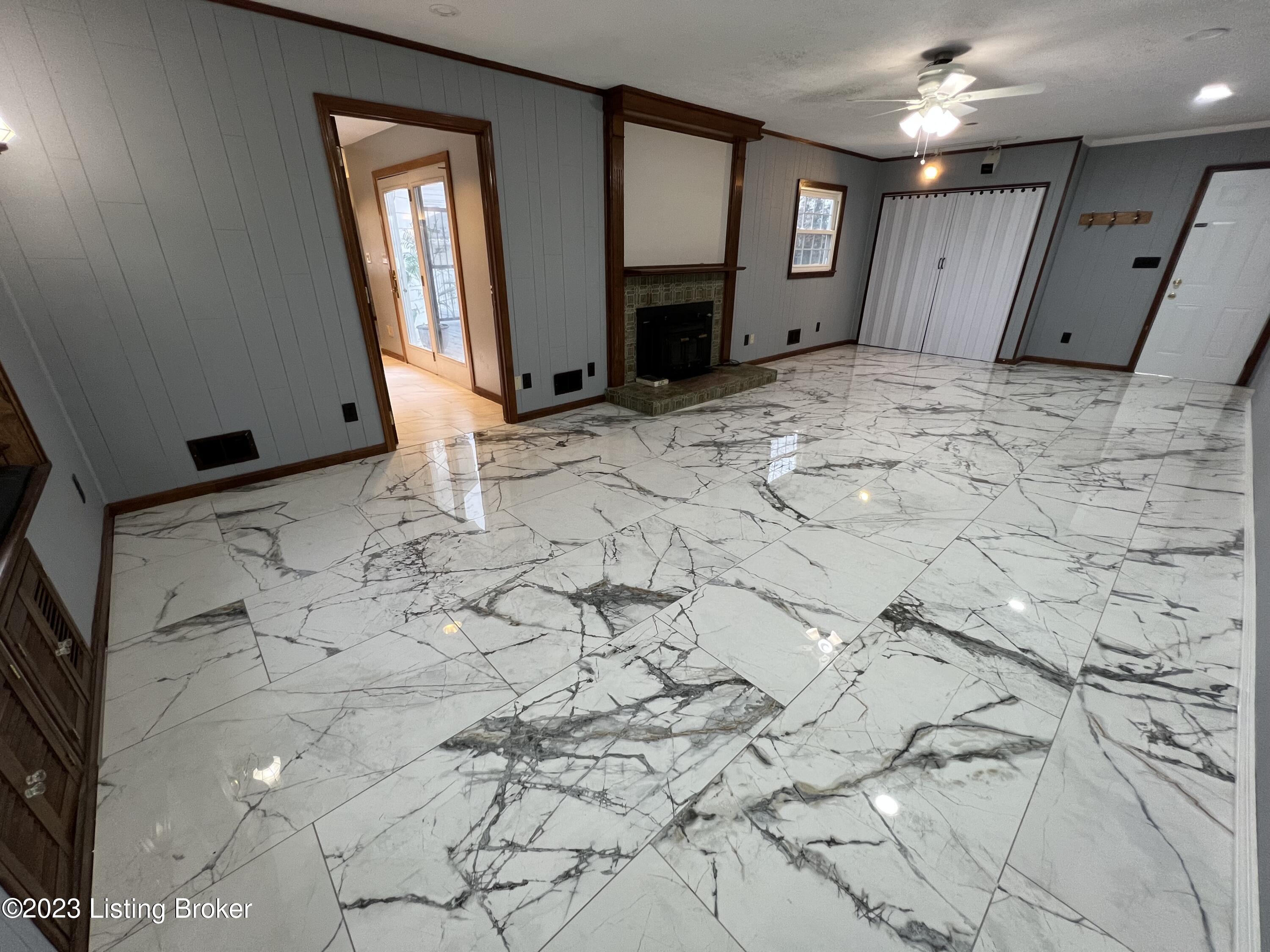 3611 Twin Oak Ln