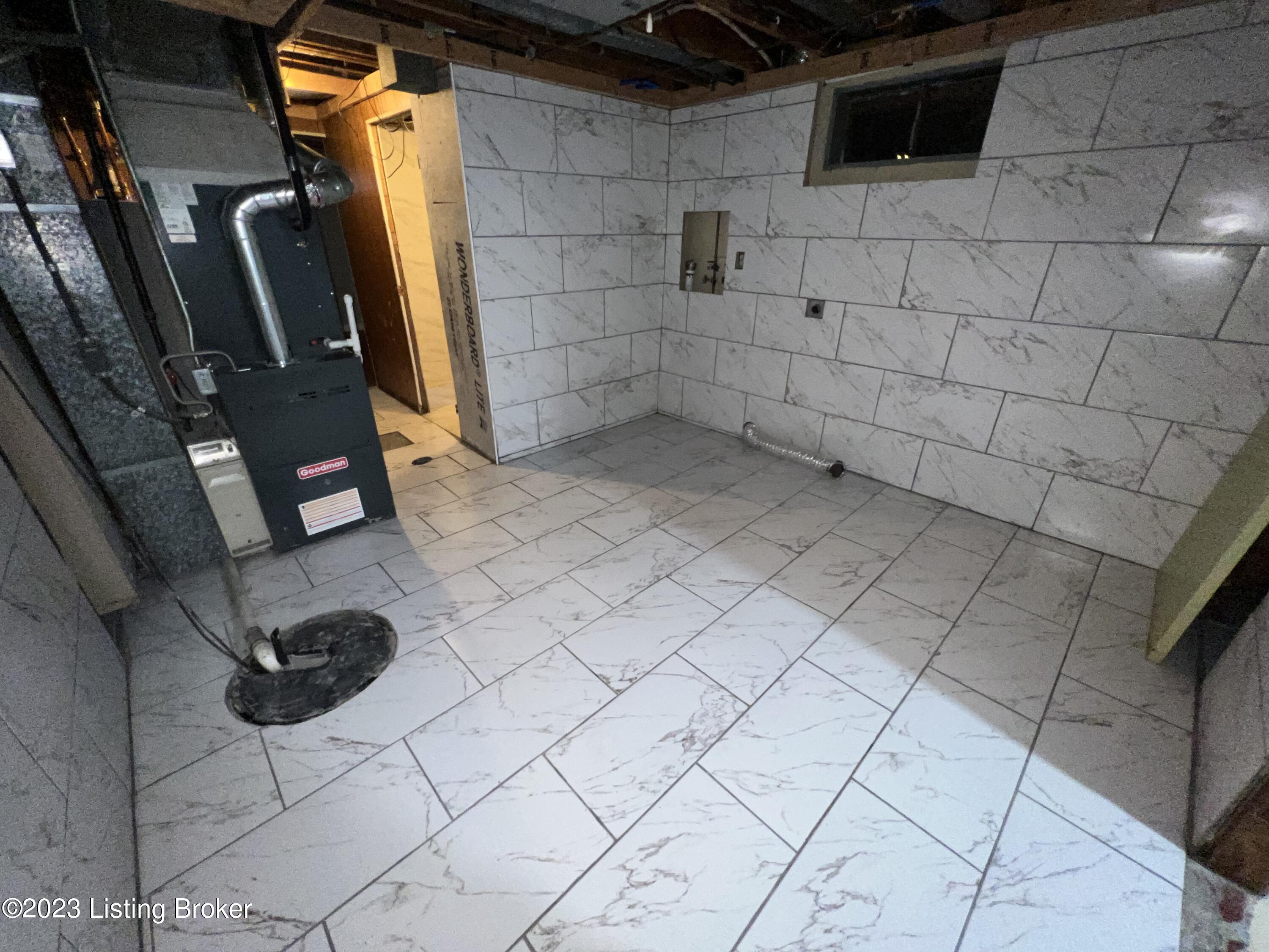 3611 Twin Oak Ln