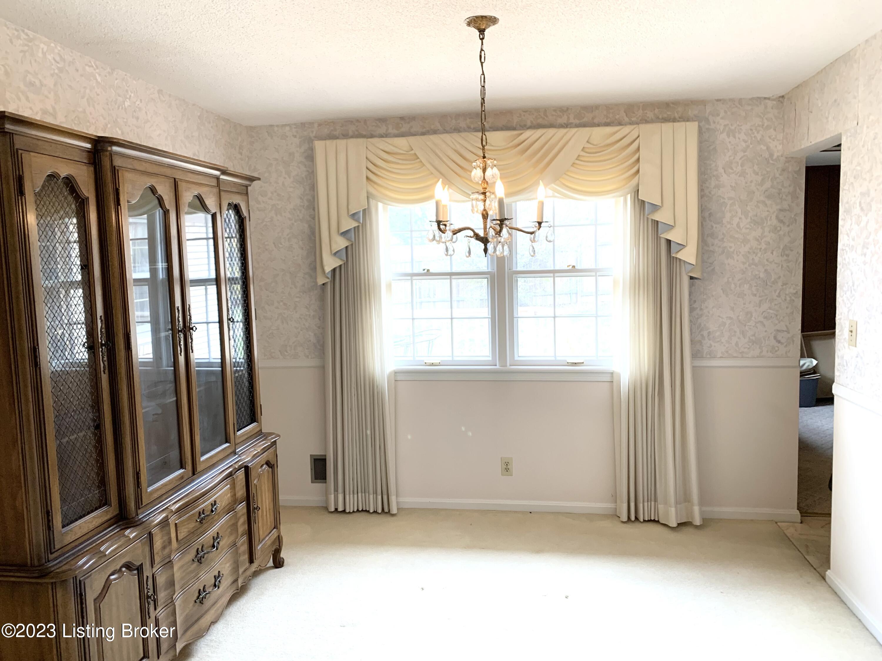 4403 Hobart Ct