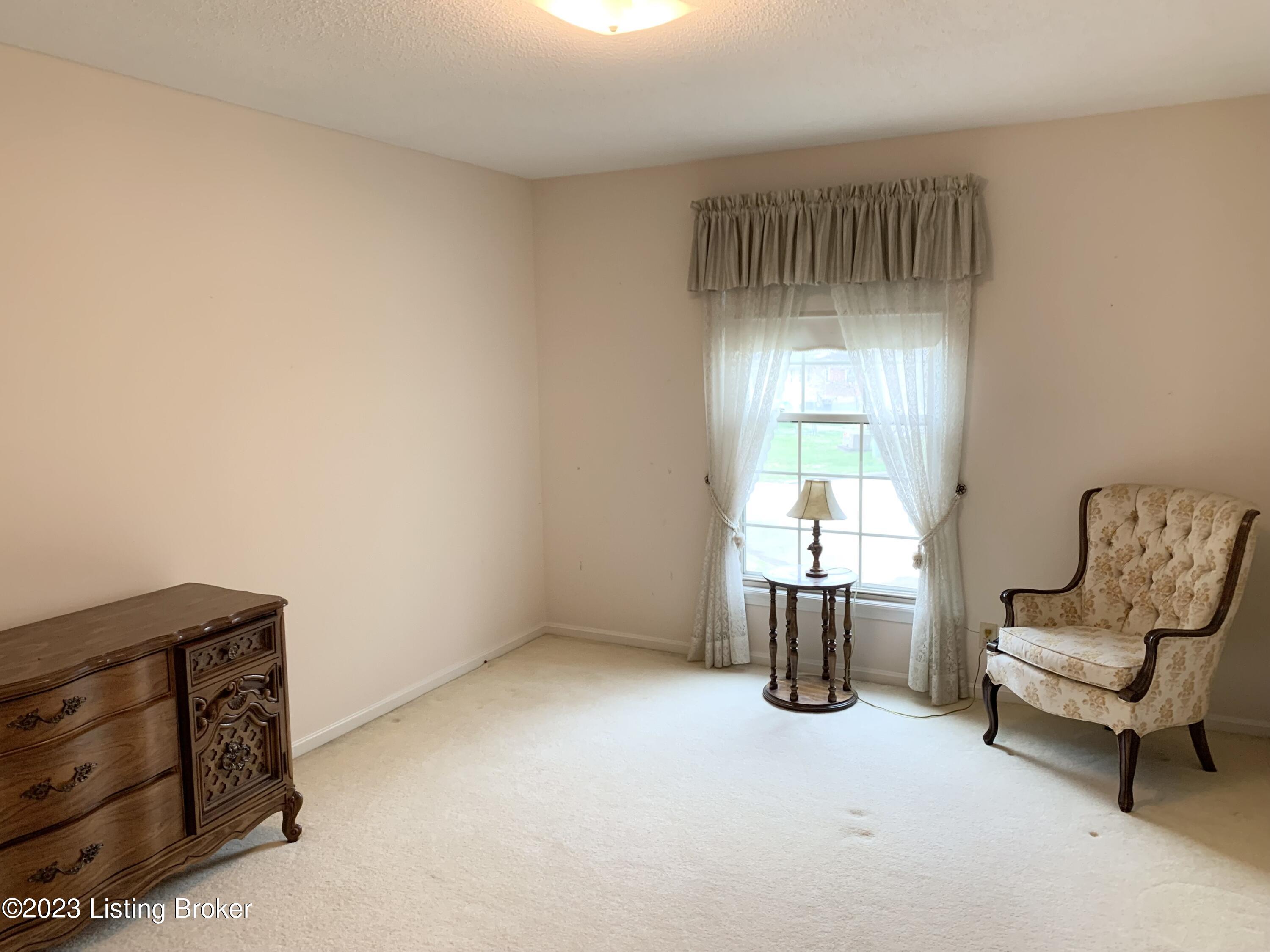 4403 Hobart Ct