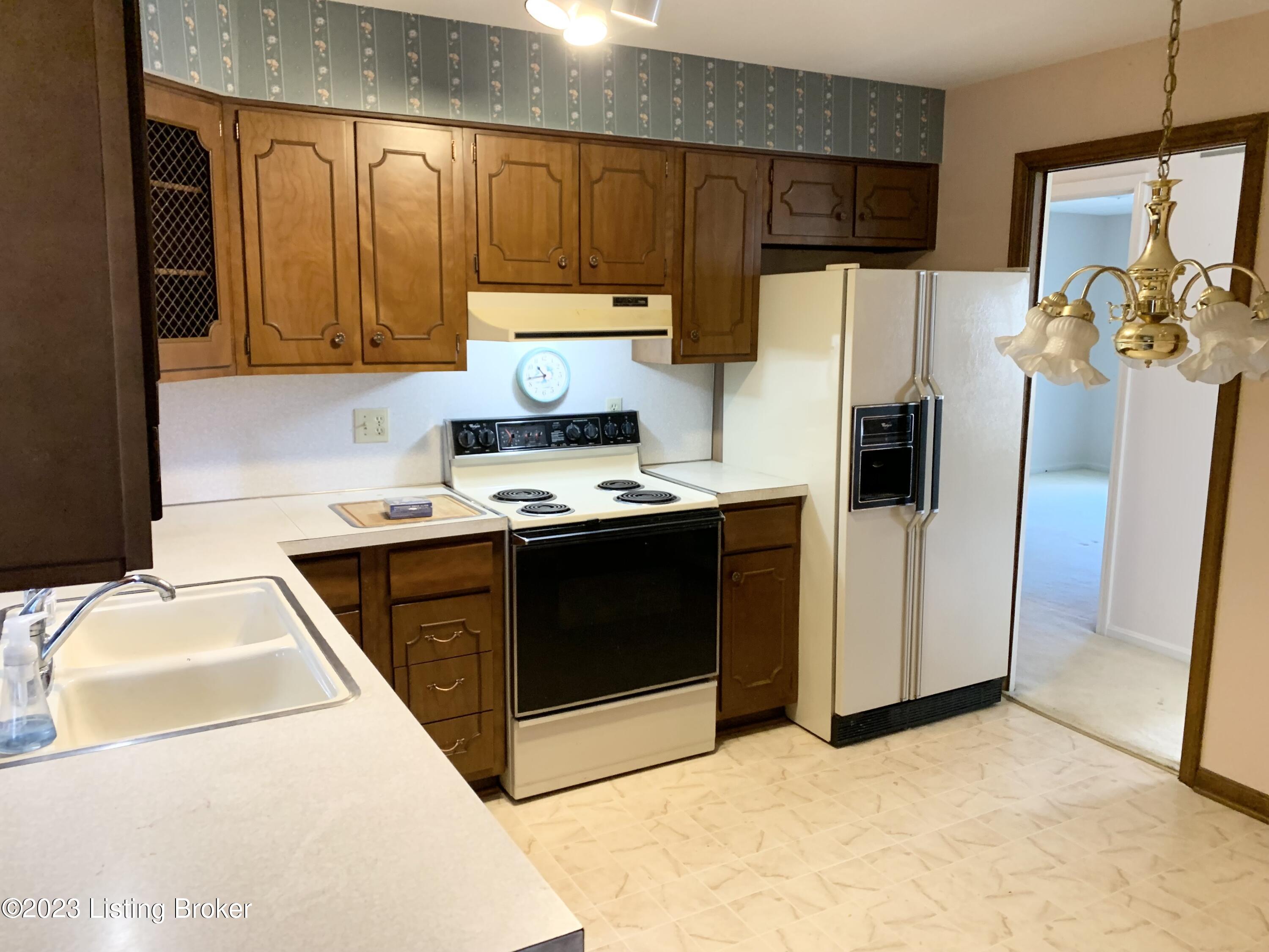 4403 Hobart Ct