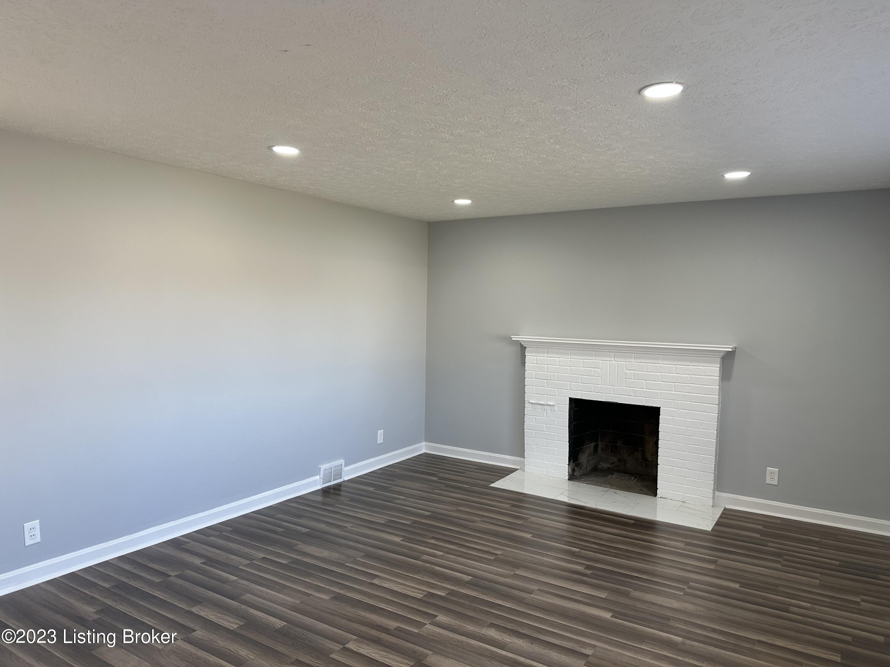 10012 Stonestreet Rd