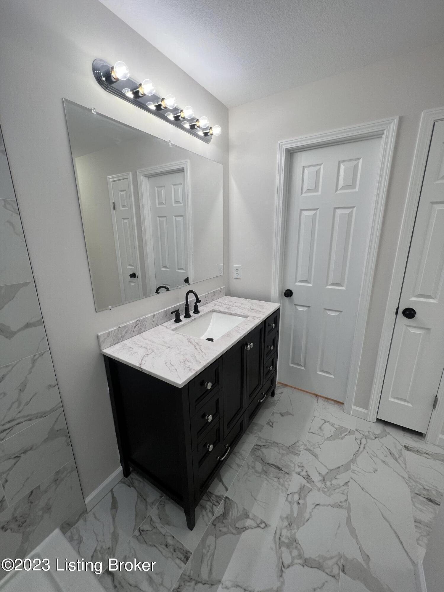 10307 Cooperwood Ct