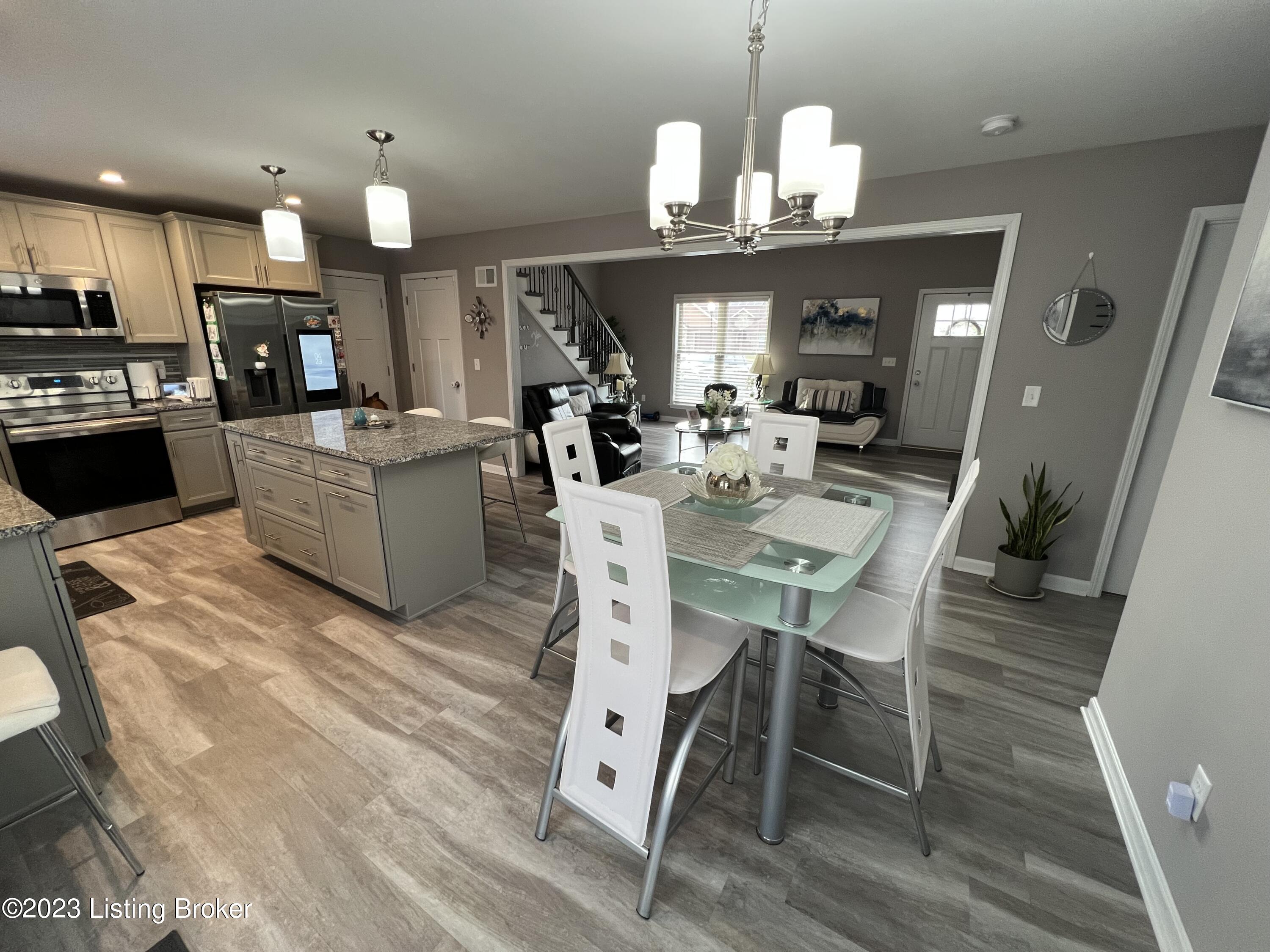 1415 Parkridge Pkwy