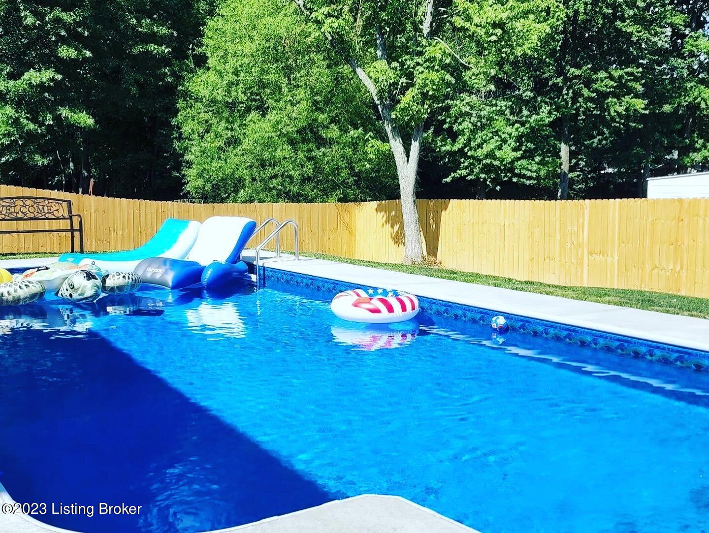 1415 Parkridge Pkwy
