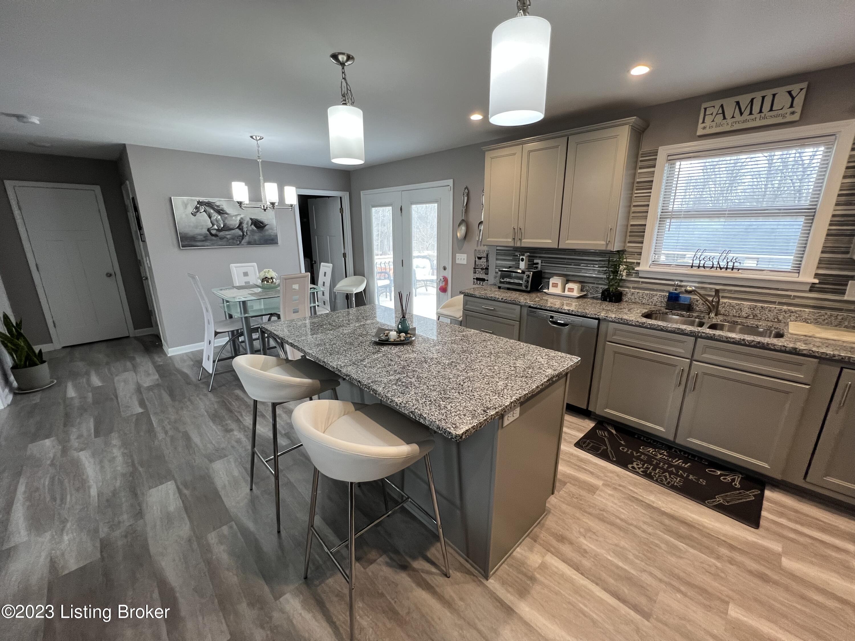 1415 Parkridge Pkwy