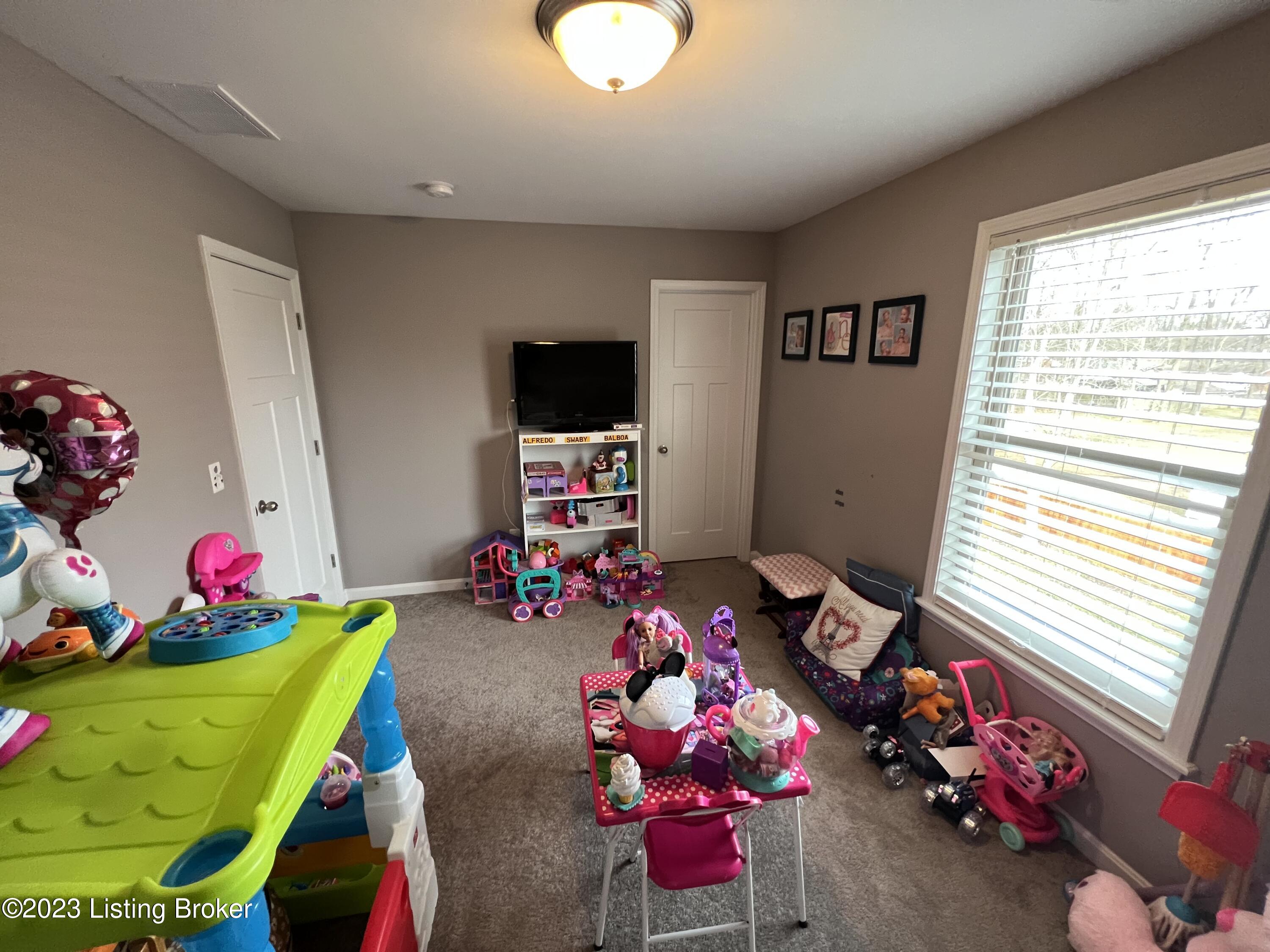 1415 Parkridge Pkwy