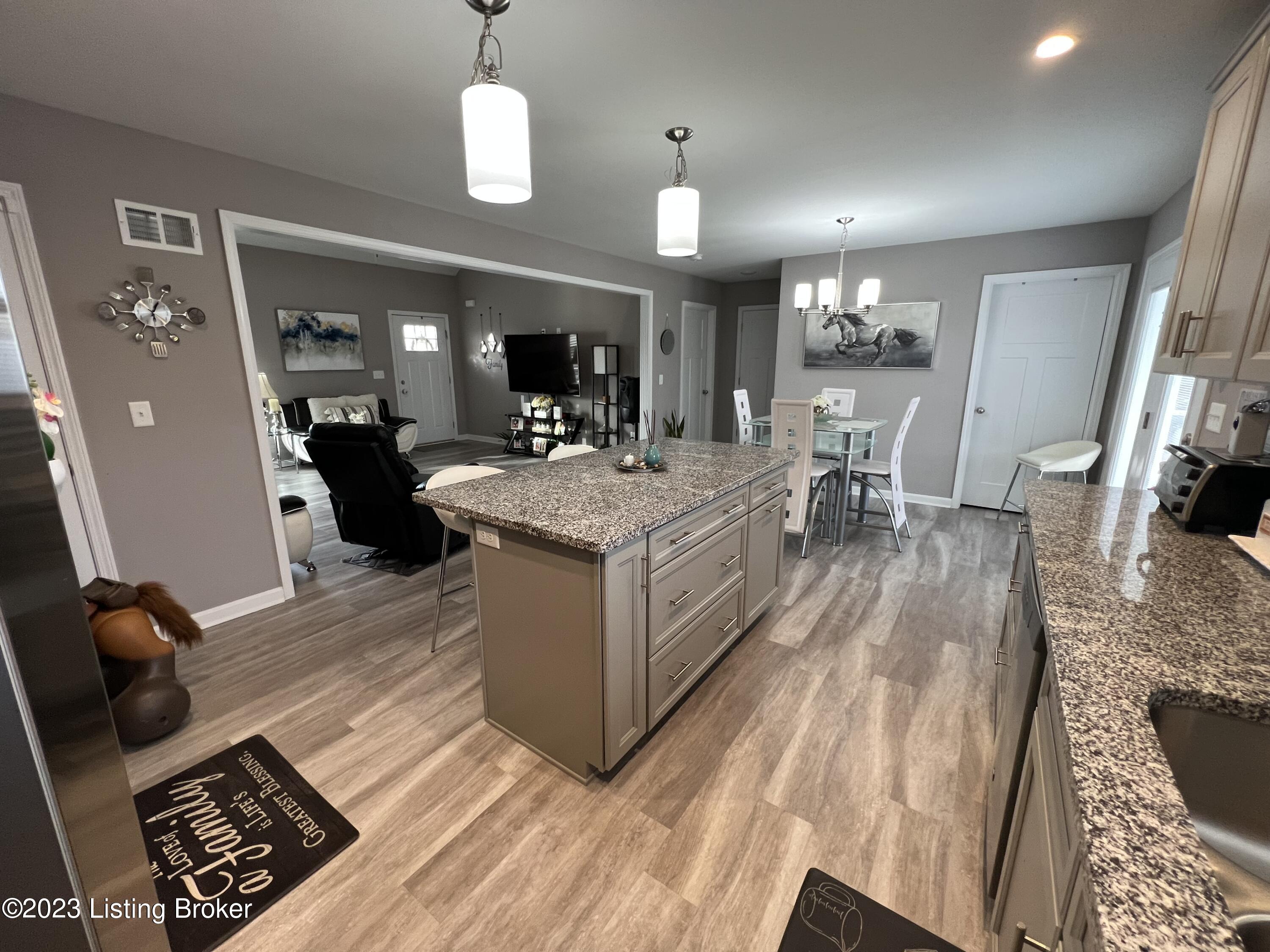 1415 Parkridge Pkwy