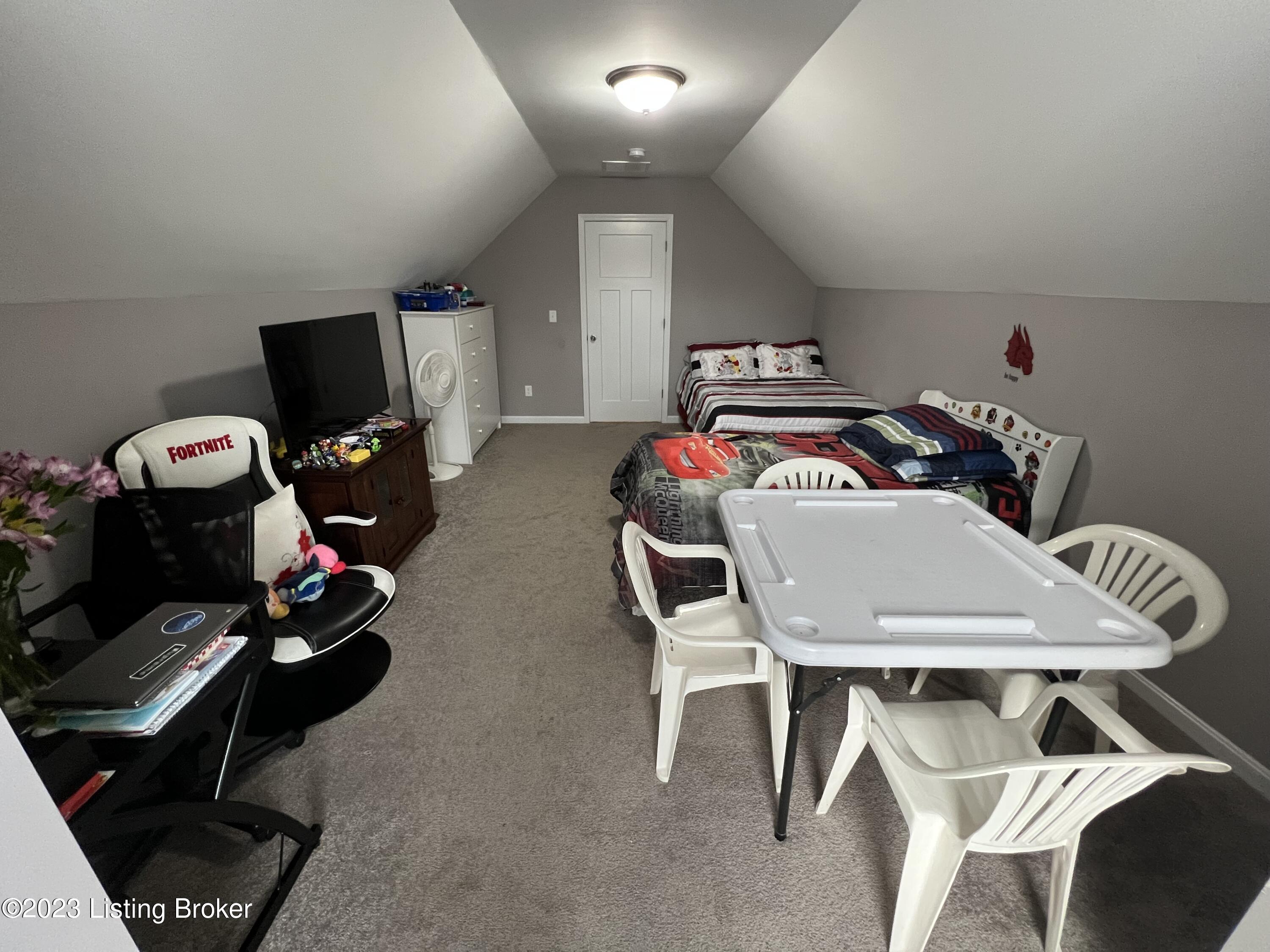 1415 Parkridge Pkwy