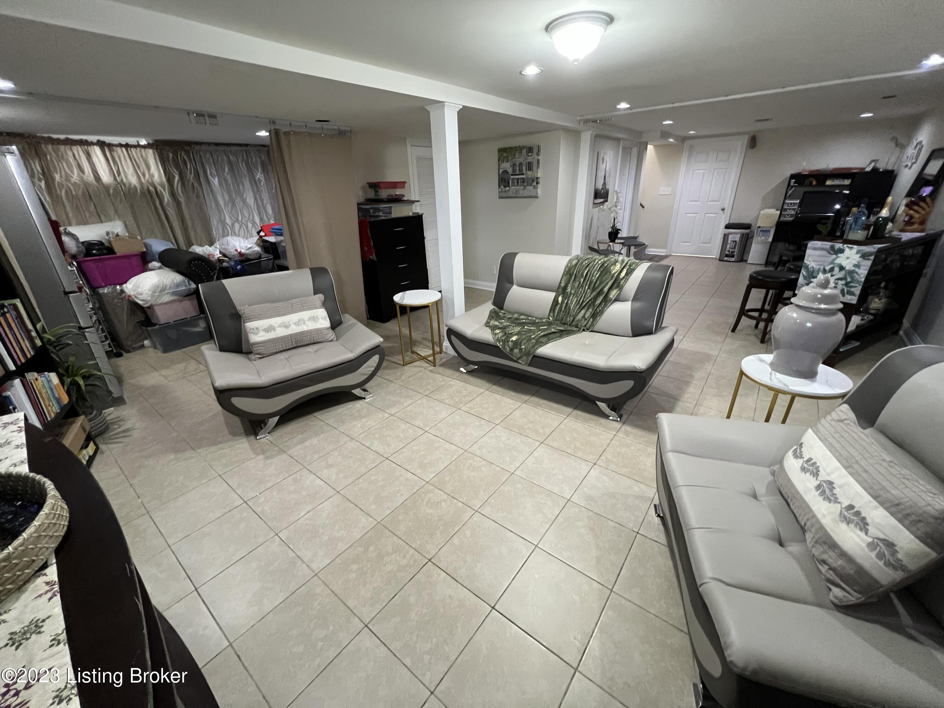 7015 Shepherdsville Rd