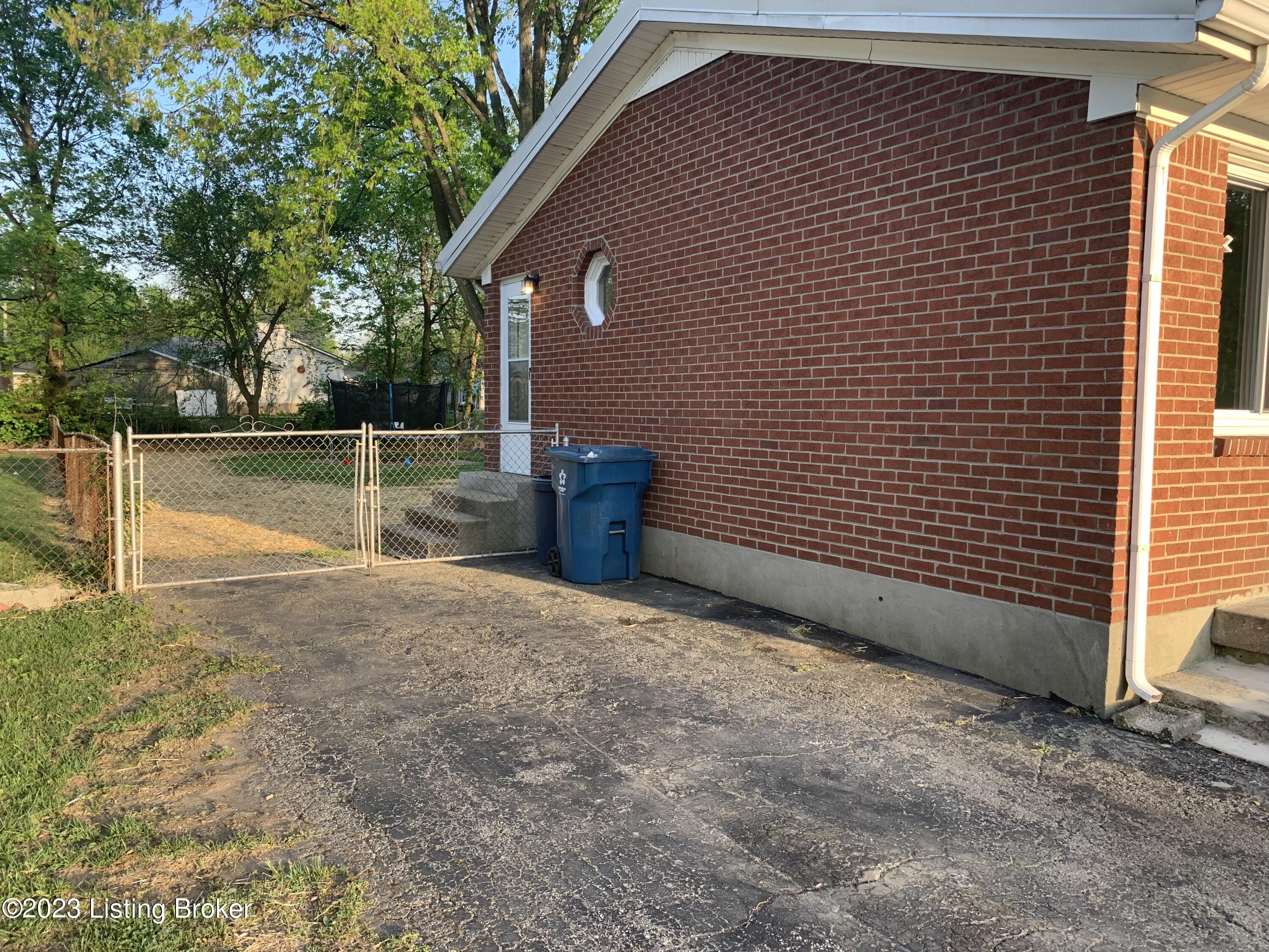 9713 Polaris Dr