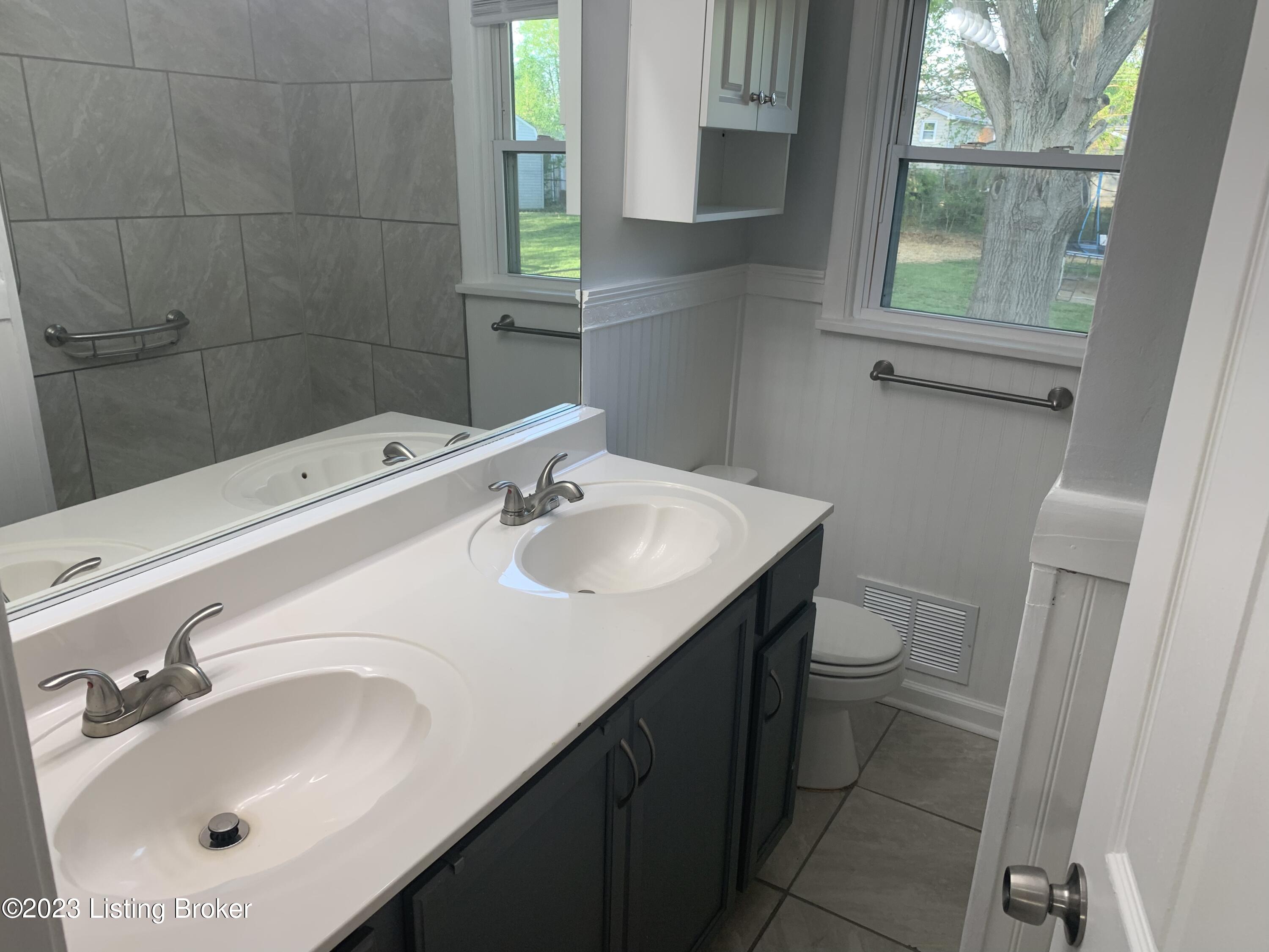 9713 Polaris Dr