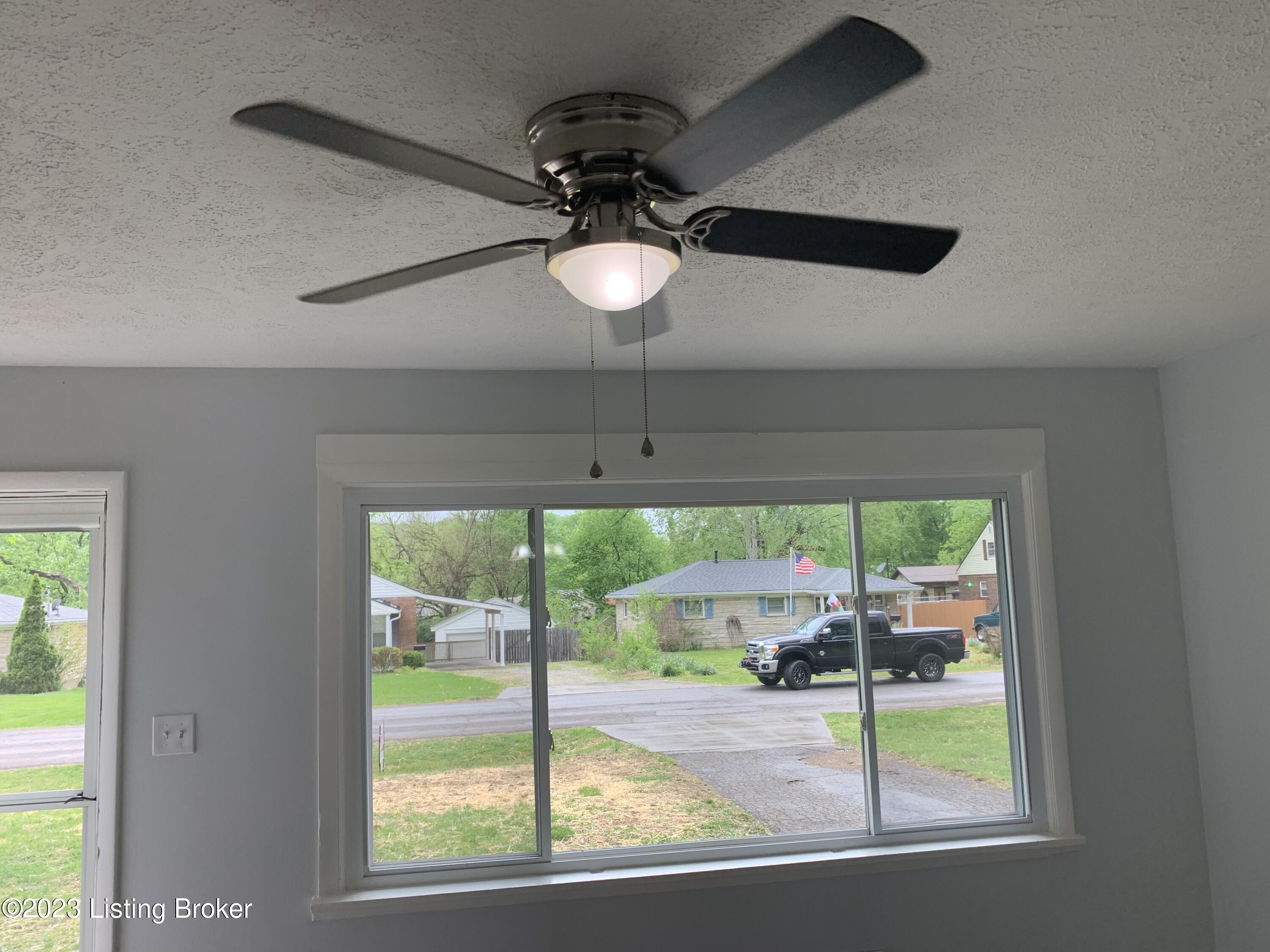 9713 Polaris Dr