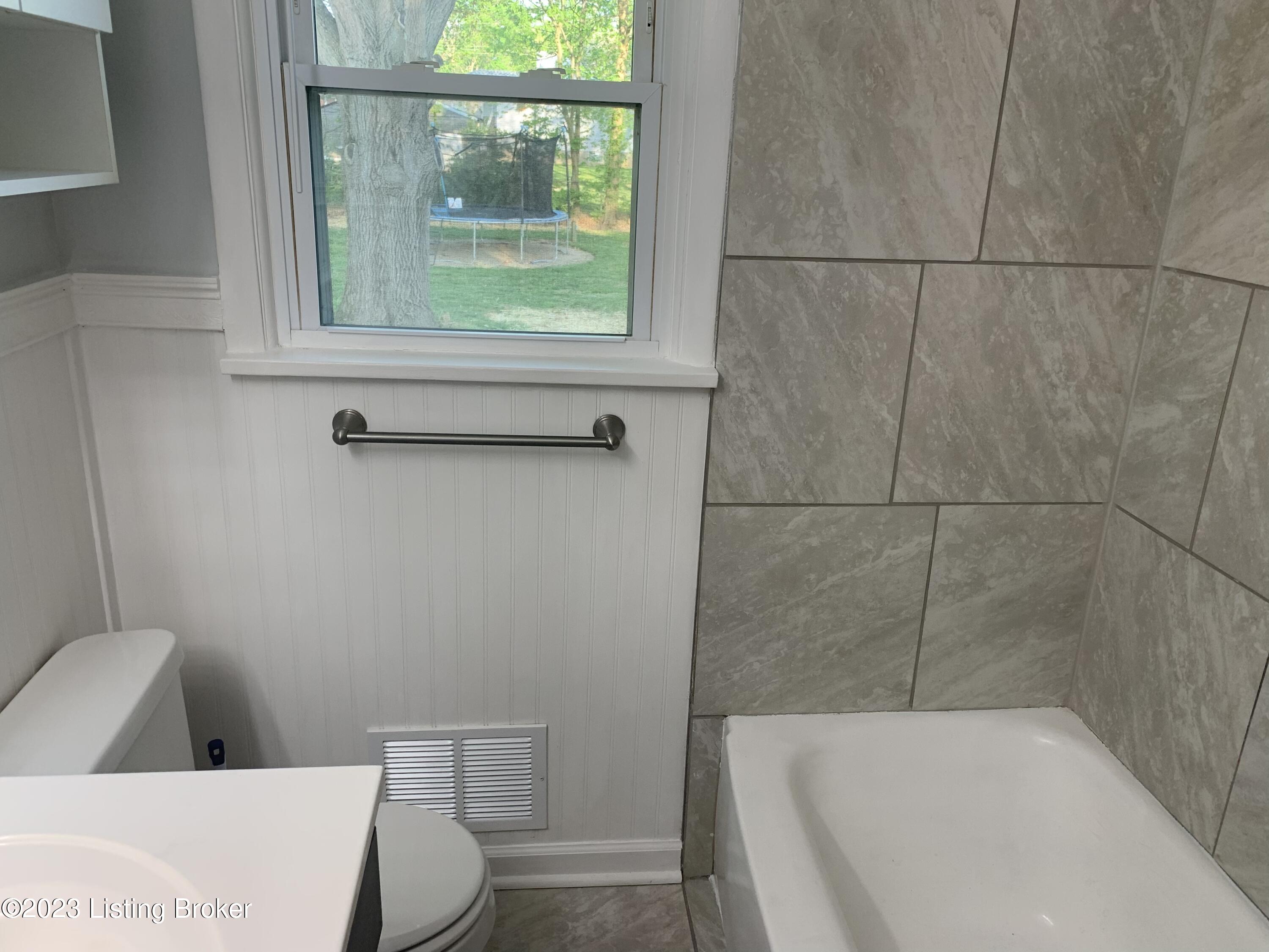 9713 Polaris Dr