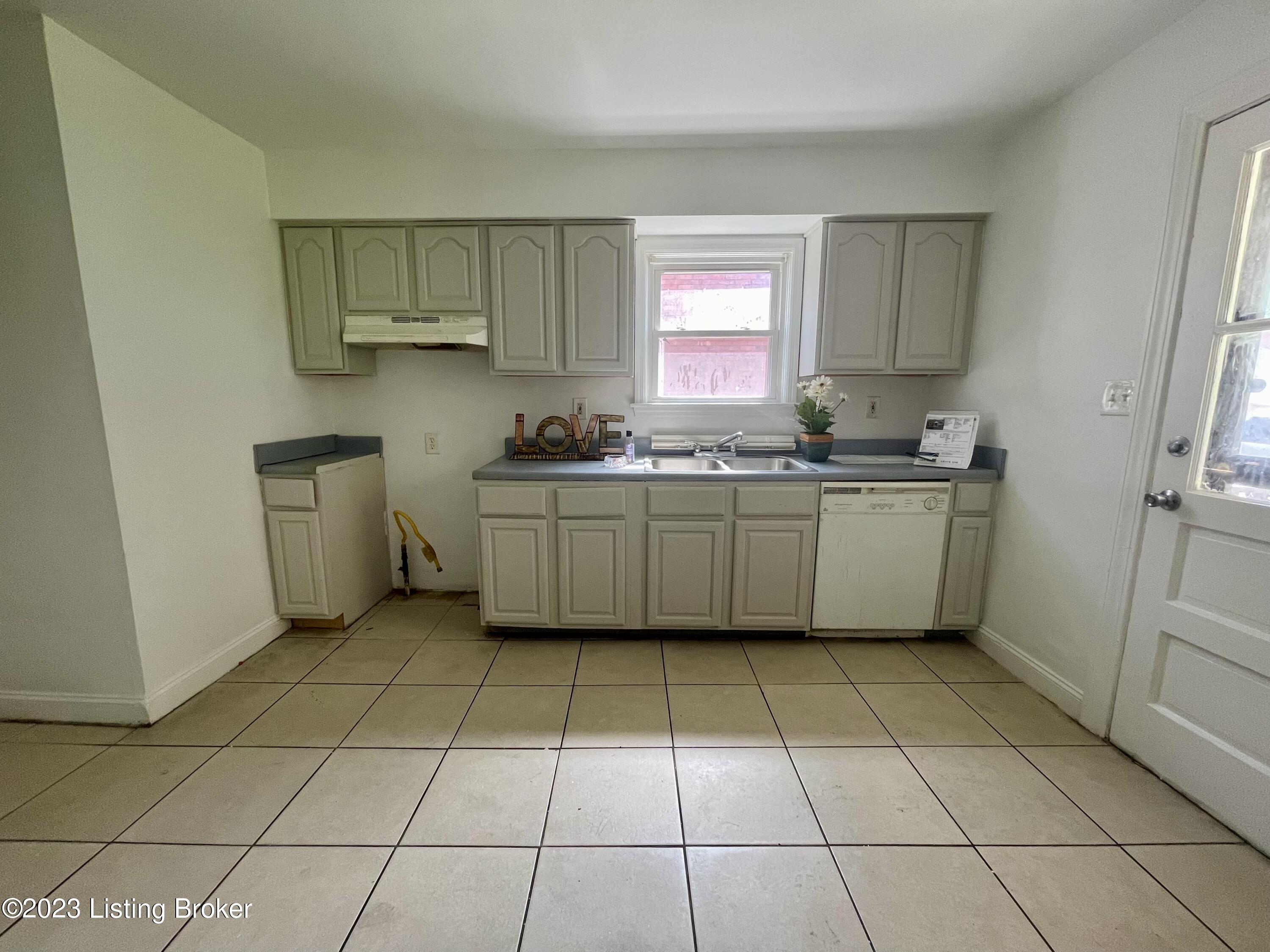 3514 Algonquin Pkwy