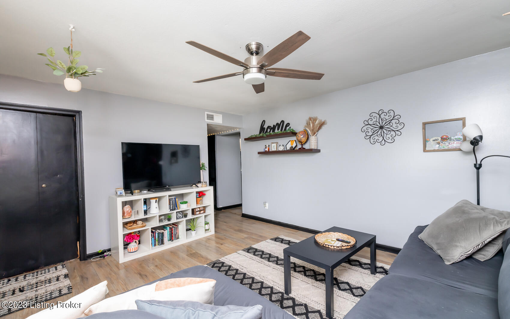 5613 Elmer Ln