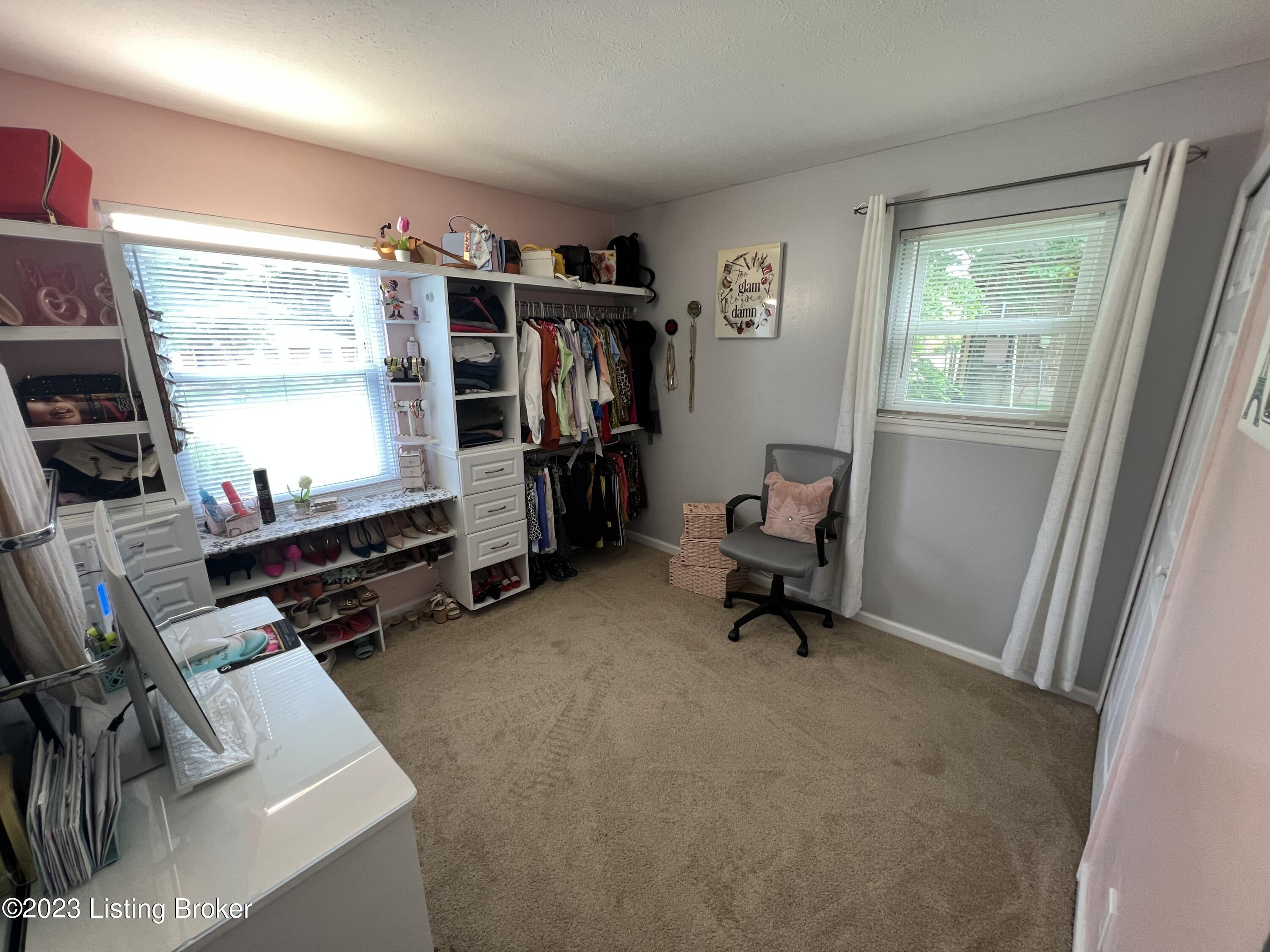 7803 Rochelle Rd