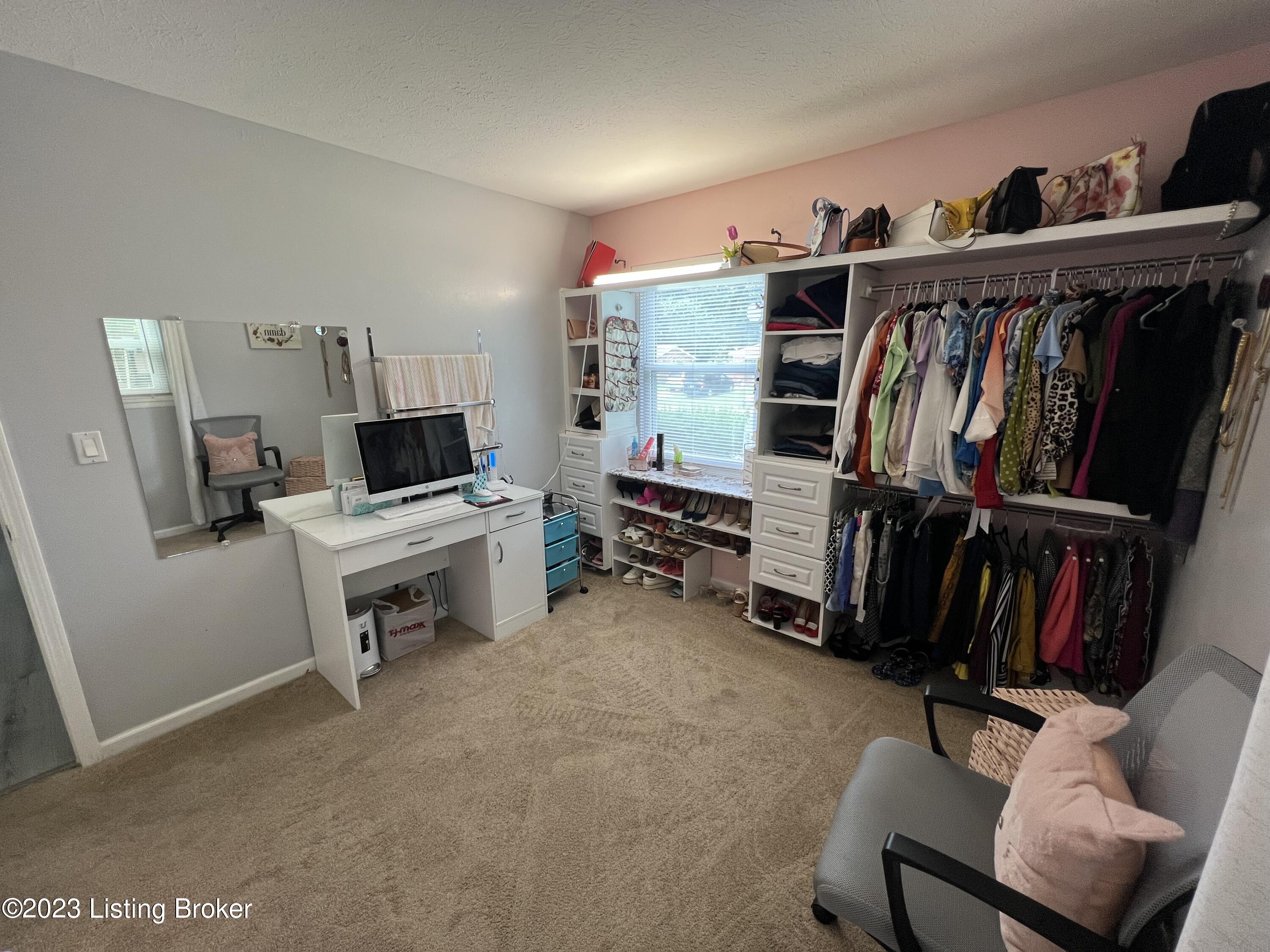 7803 Rochelle Rd