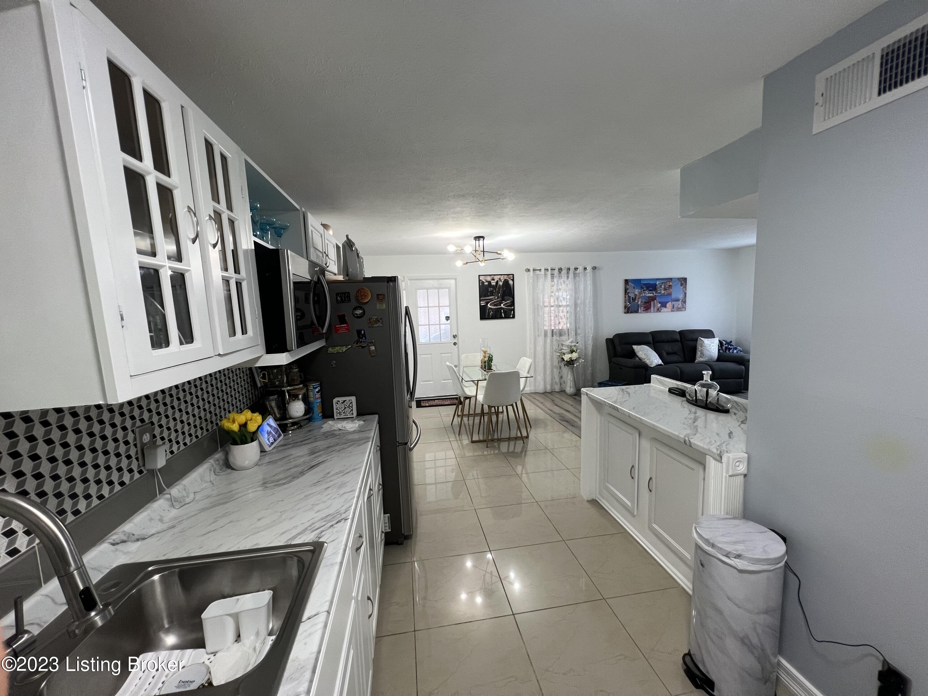 7803 Rochelle Rd