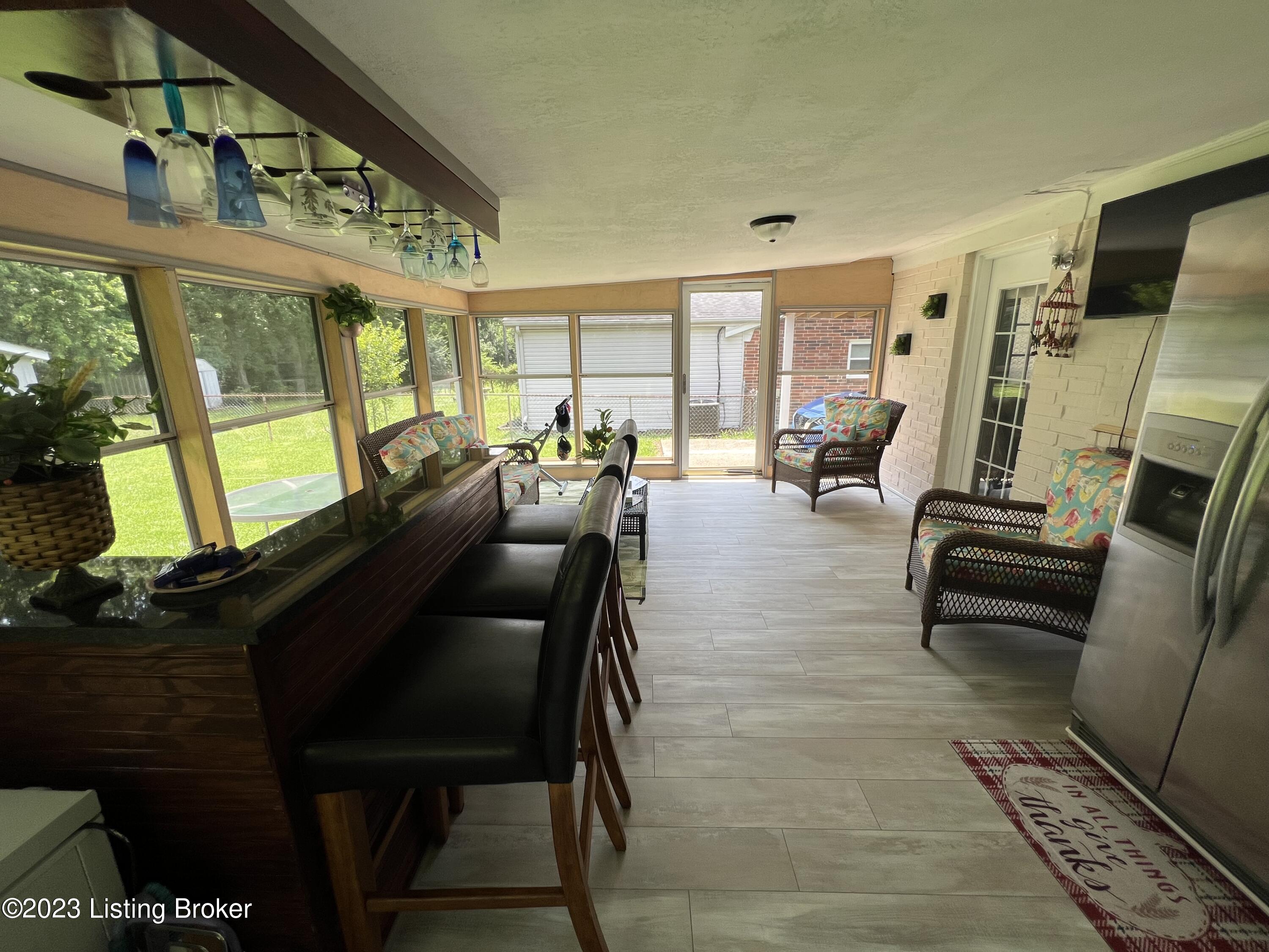 7803 Rochelle Rd