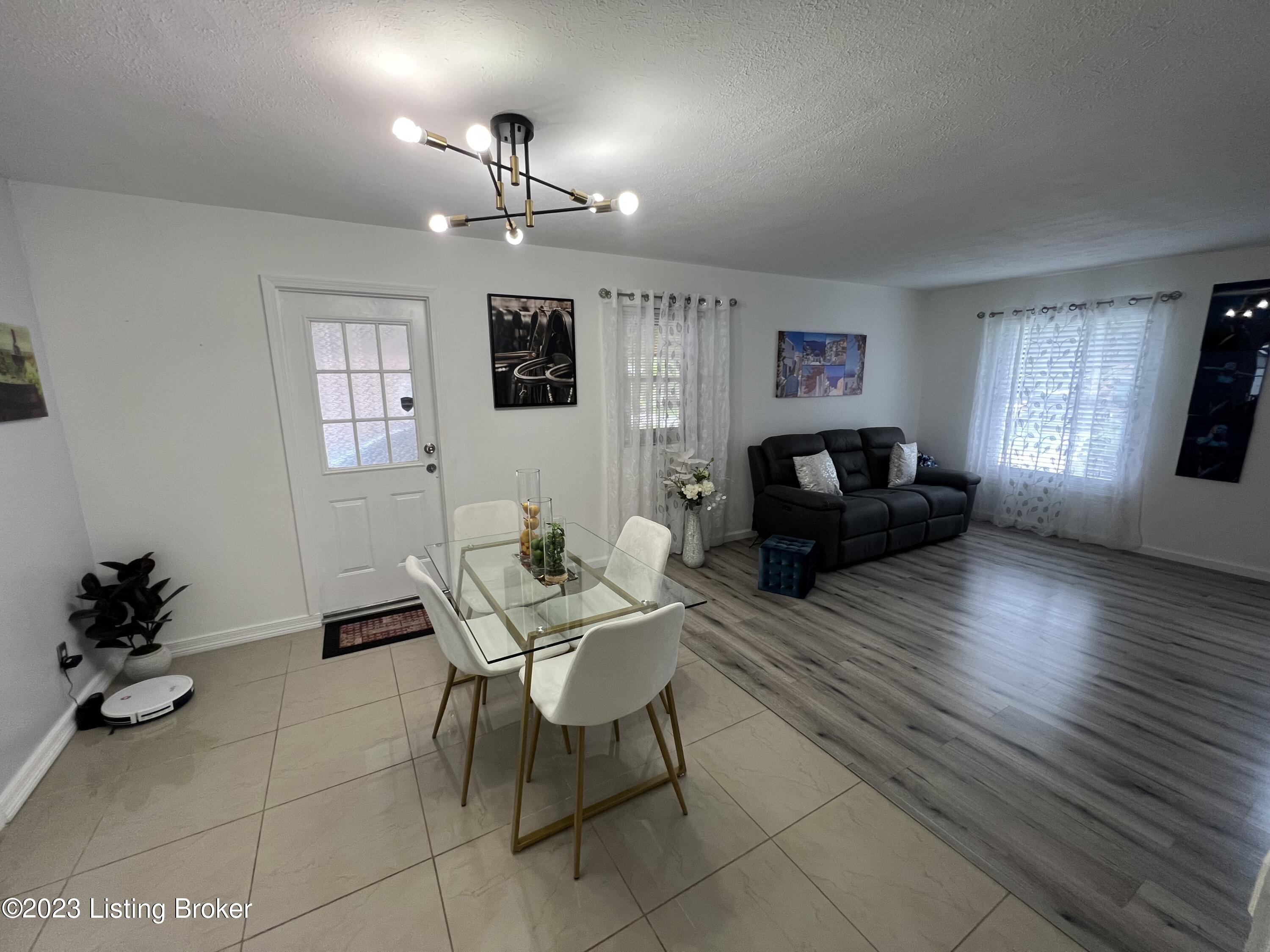 7803 Rochelle Rd