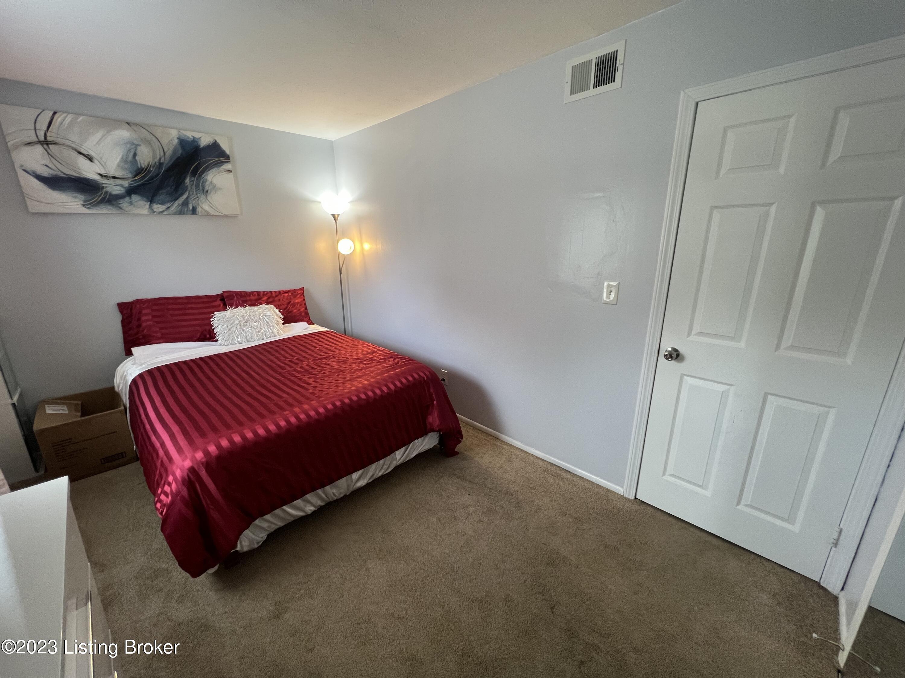 7803 Rochelle Rd