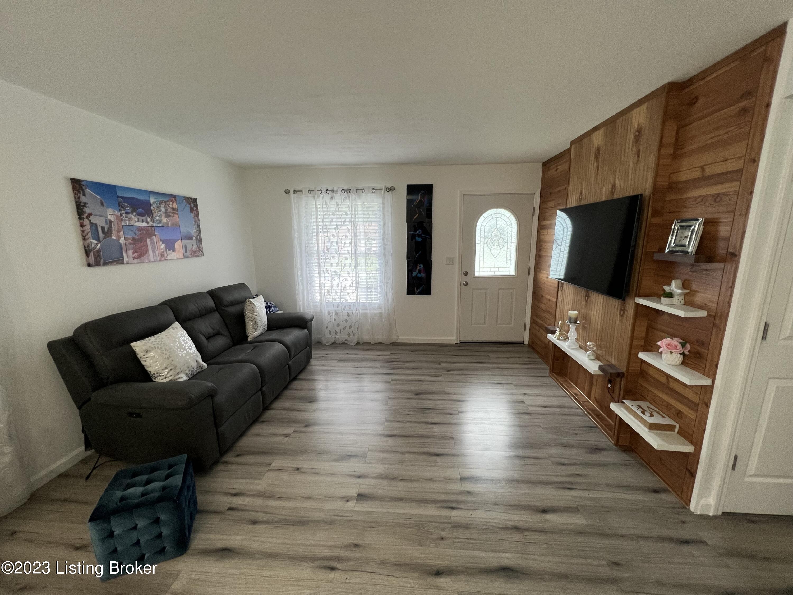 7803 Rochelle Rd