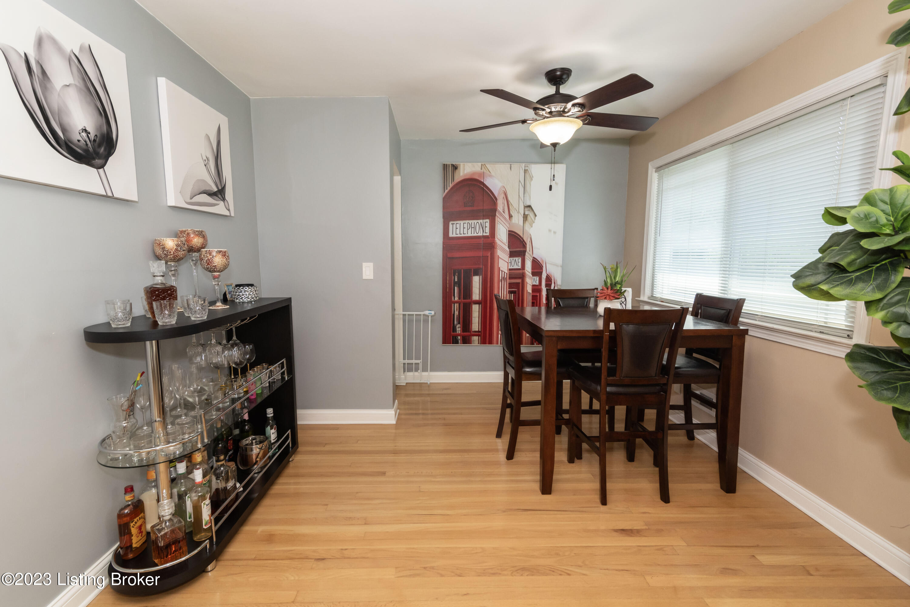 8220 Denise Dr