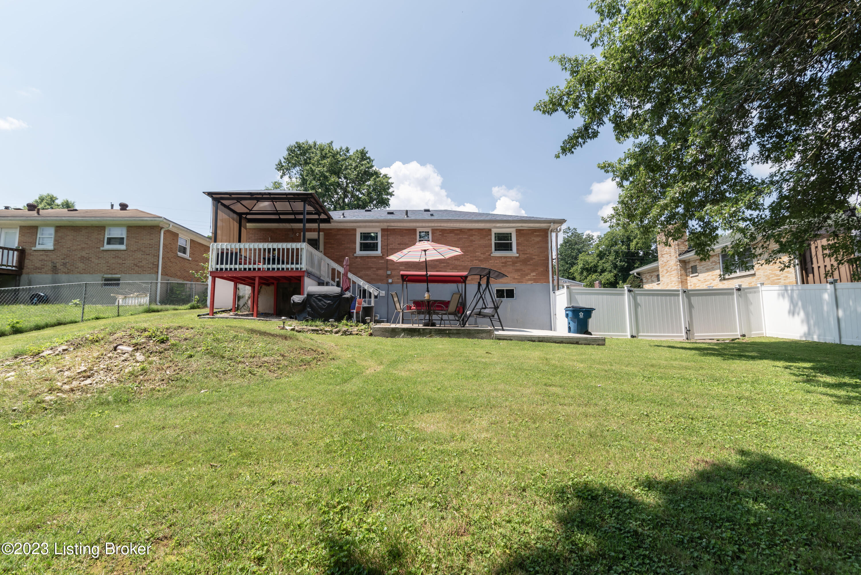 8220 Denise Dr