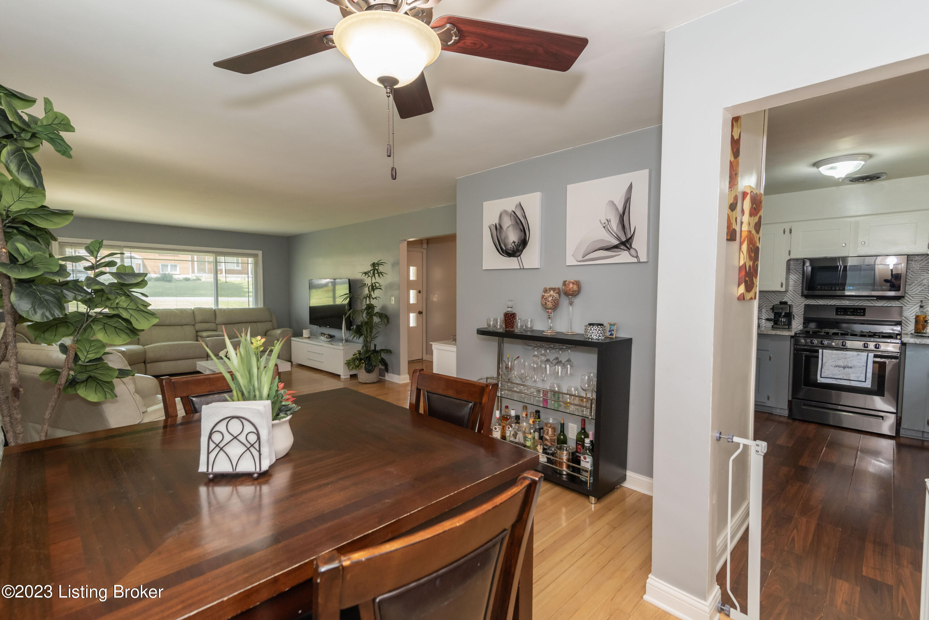 8220 Denise Dr