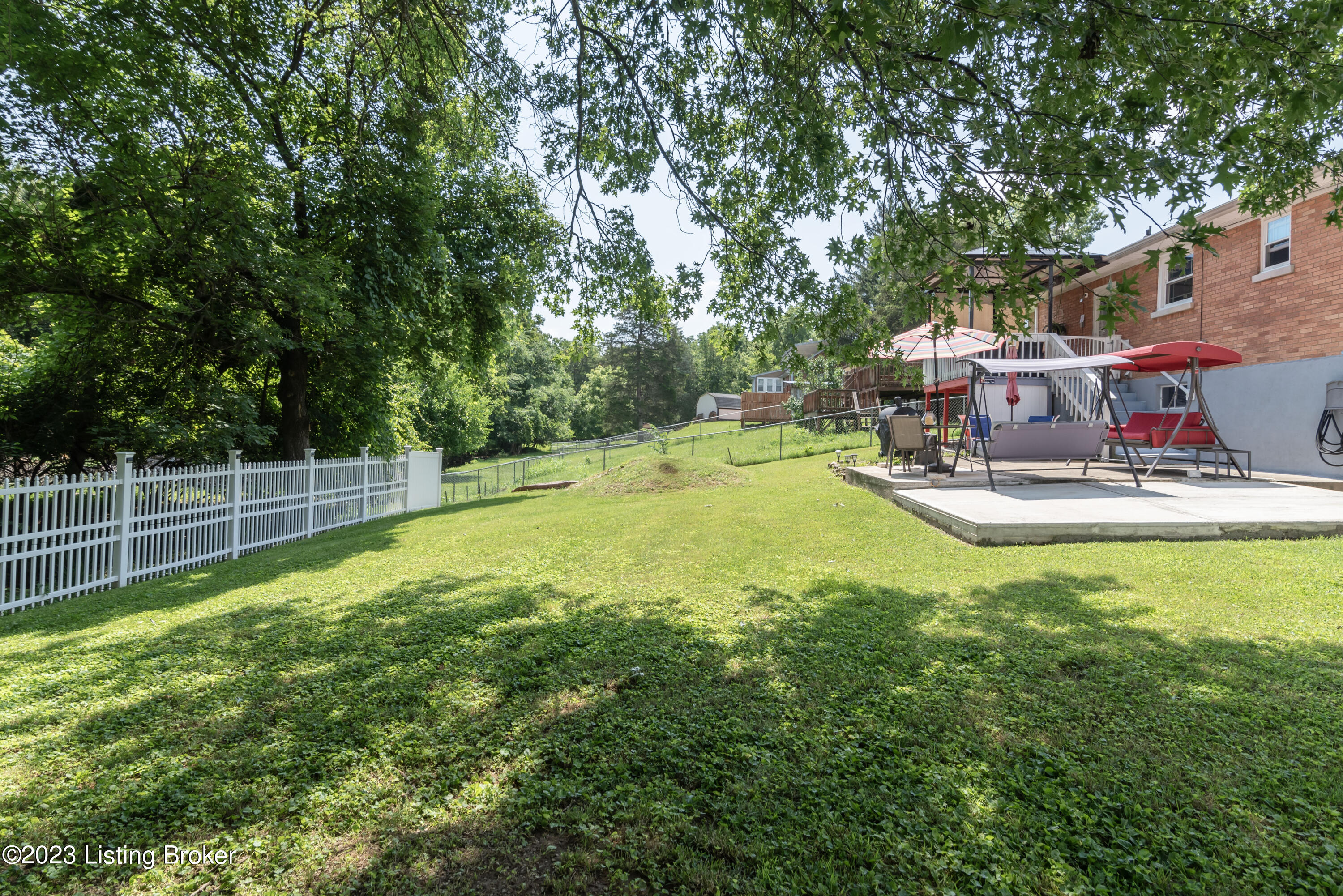 8220 Denise Dr