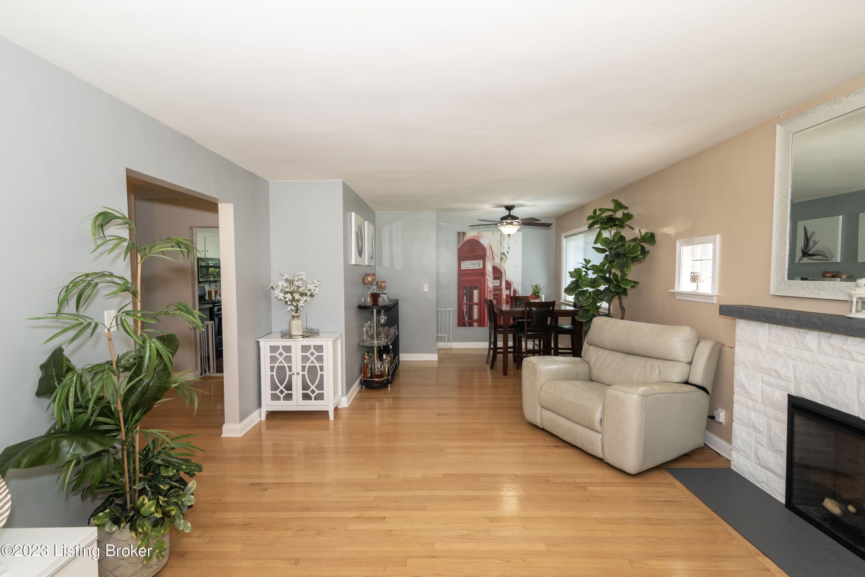 8220 Denise Dr