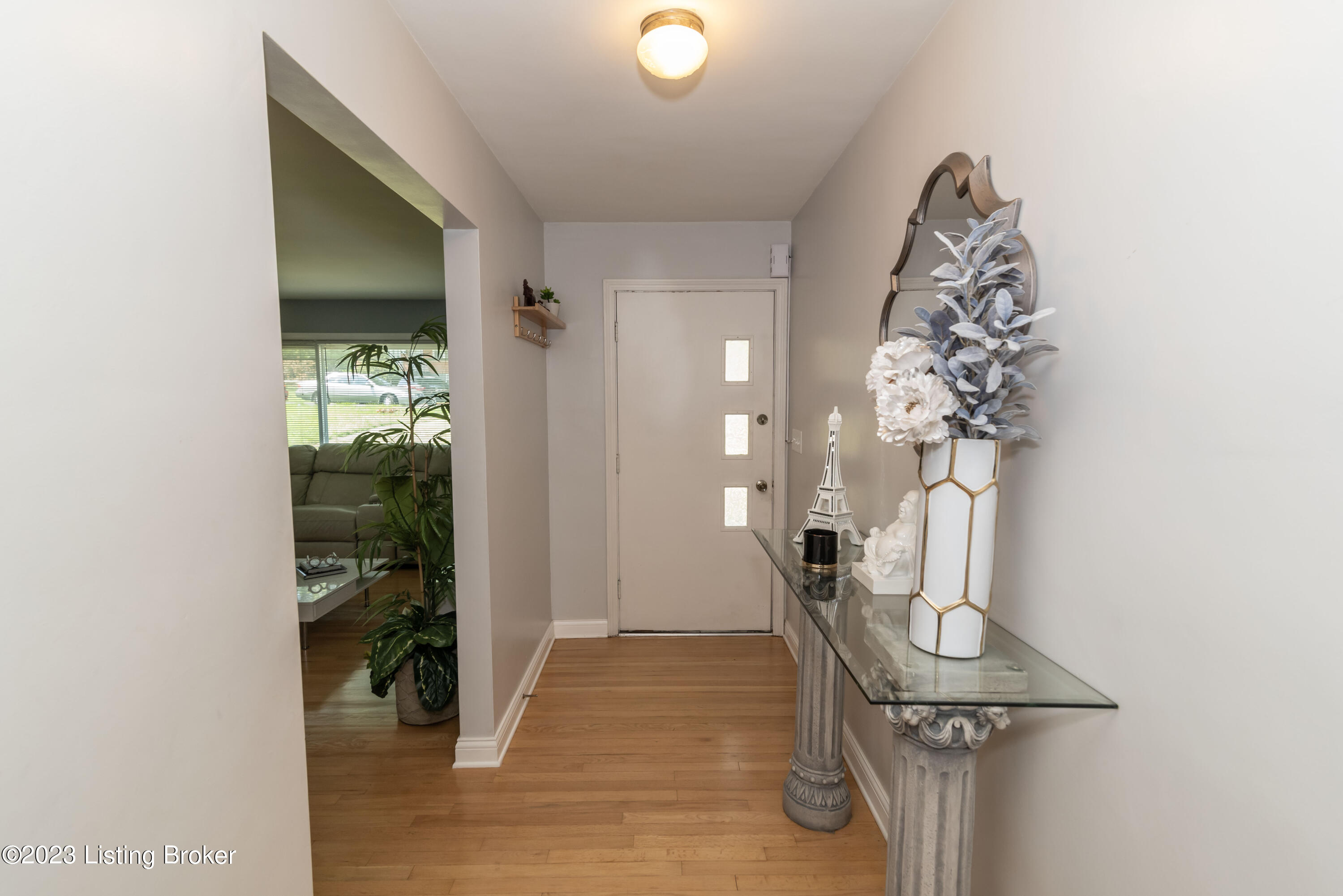 8220 Denise Dr