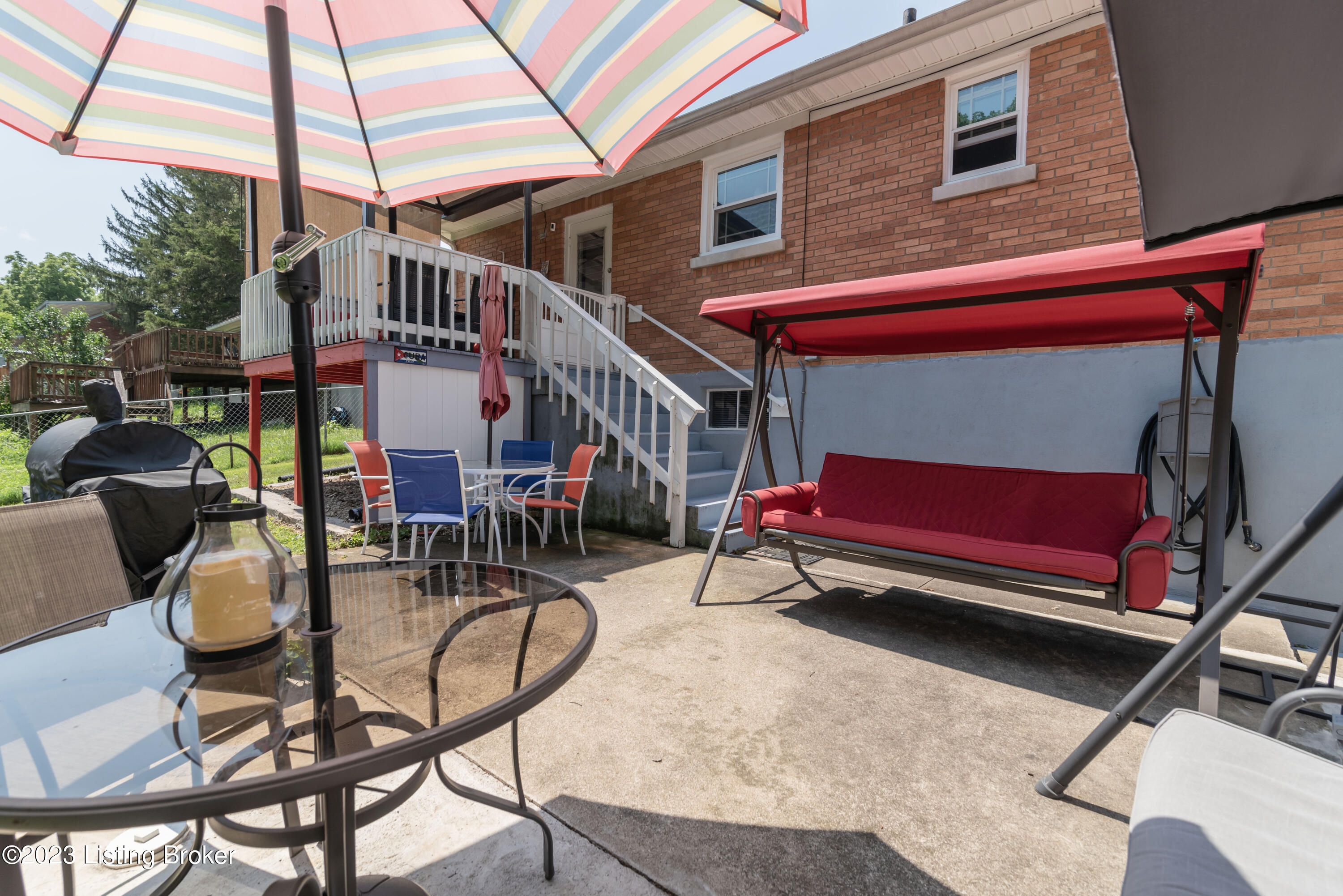 8220 Denise Dr